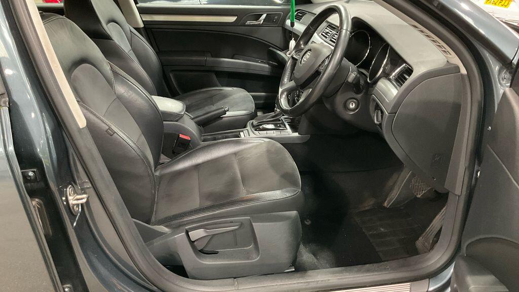 Skoda Superb view 23