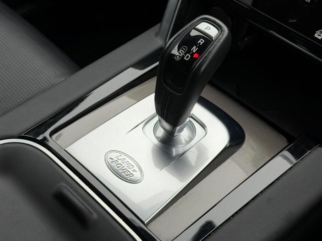 Land Rover Discovery Sport view 39