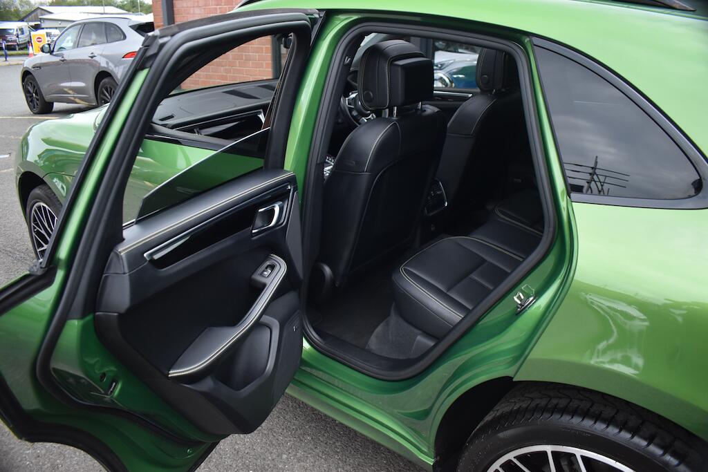 Porsche Macan view 51