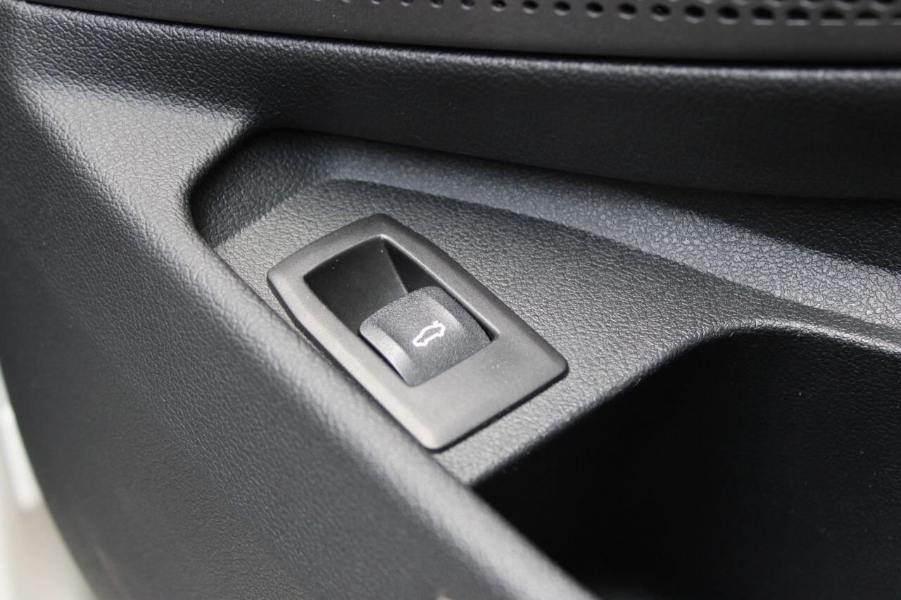 BMW 3 Series view 58