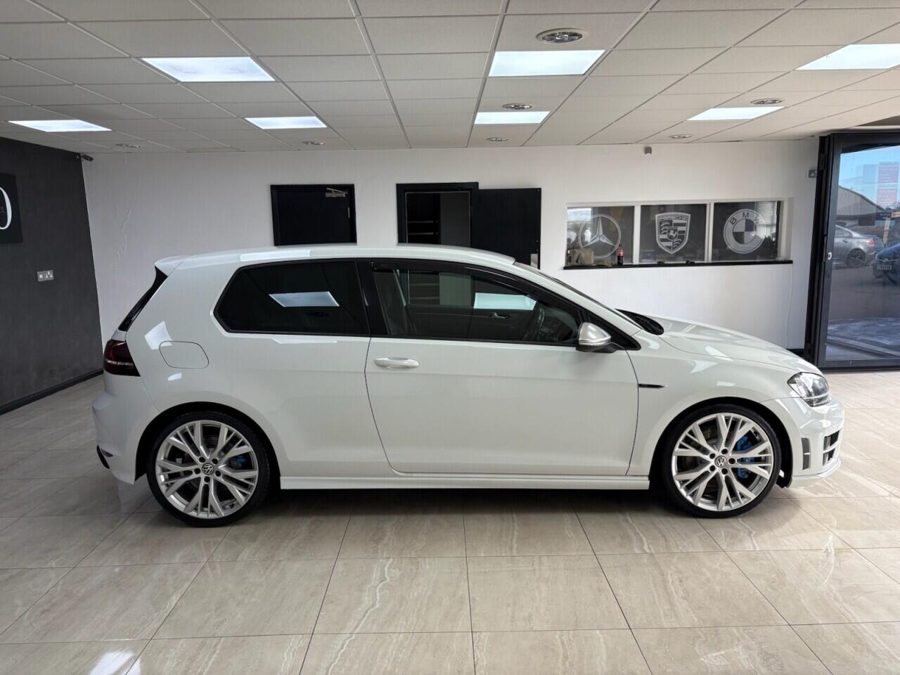 Volkswagen Golf view 2