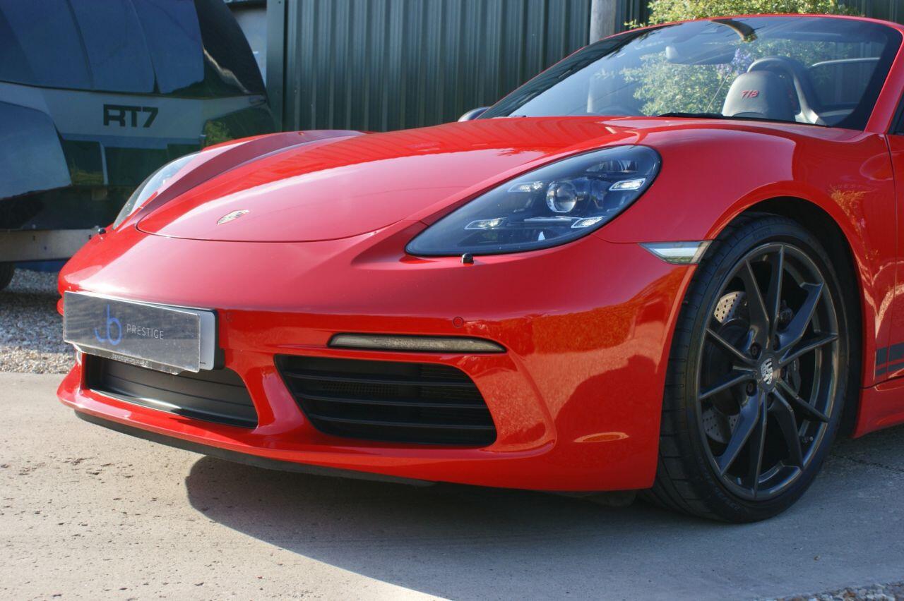 Porsche 718 Boxster view 31