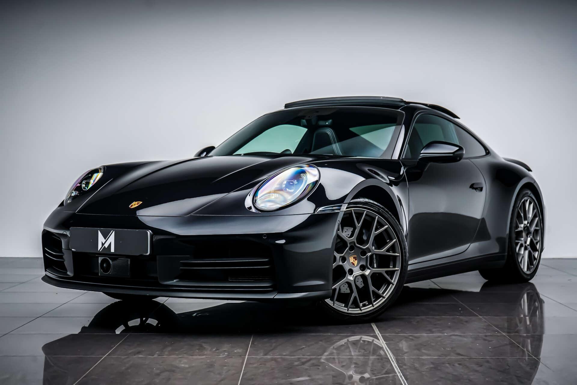 Porsche 911 view 5