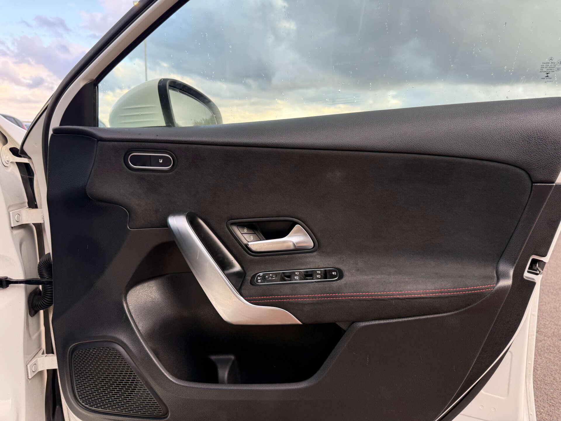 Mercedes-Benz A-Class view 32