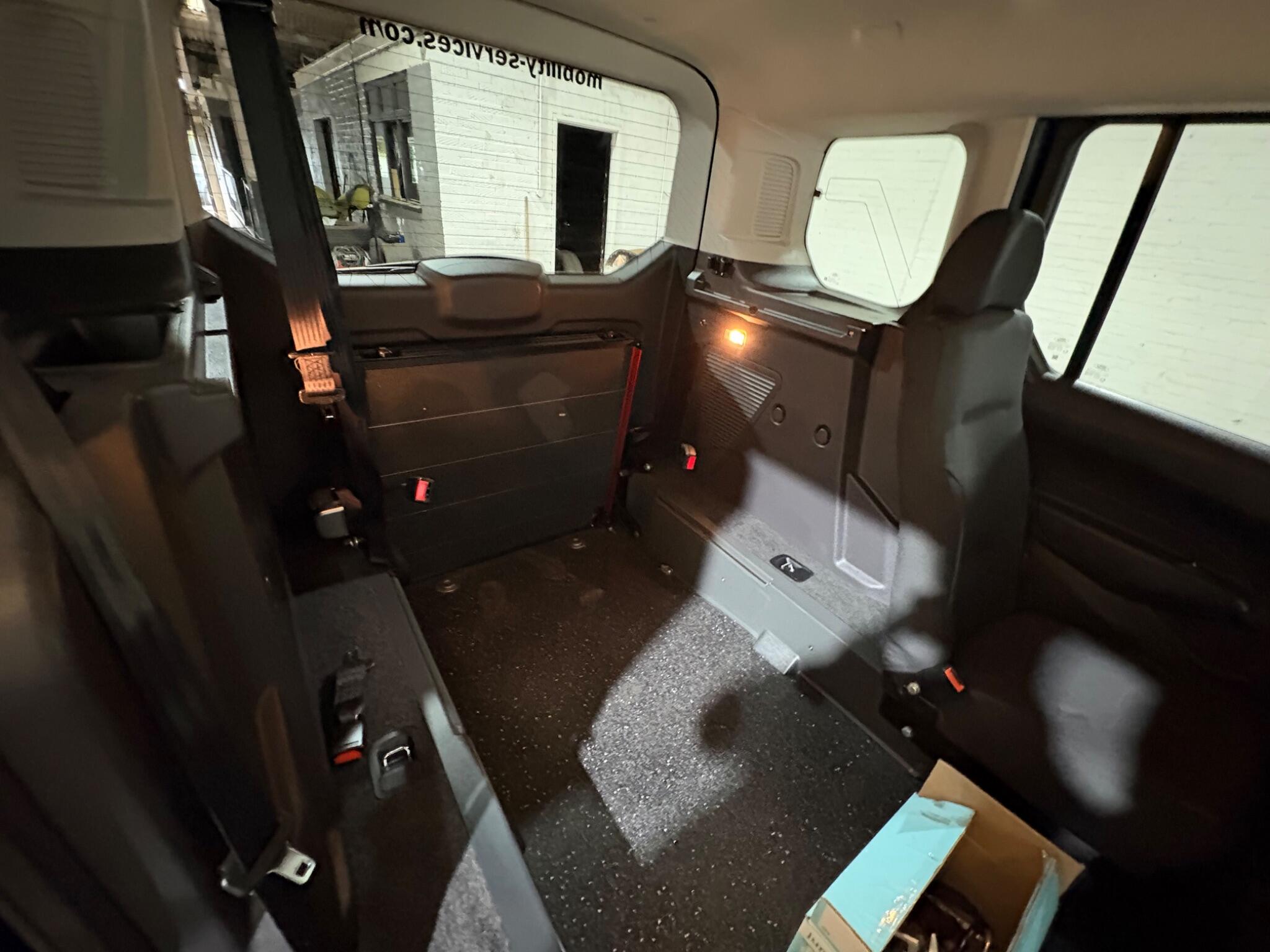 Ford Tourneo Connect view 48