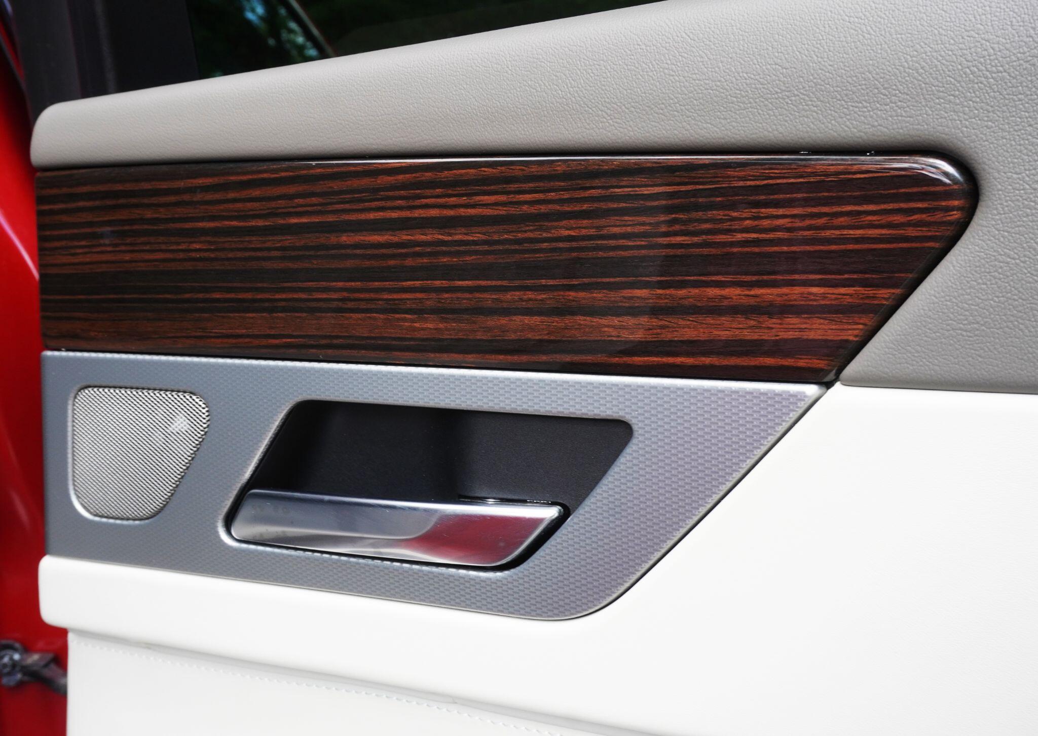 Jaguar XF view 43