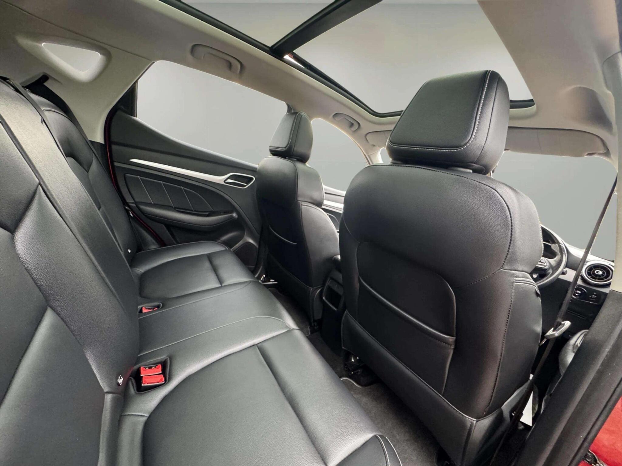 MG ZS view 40