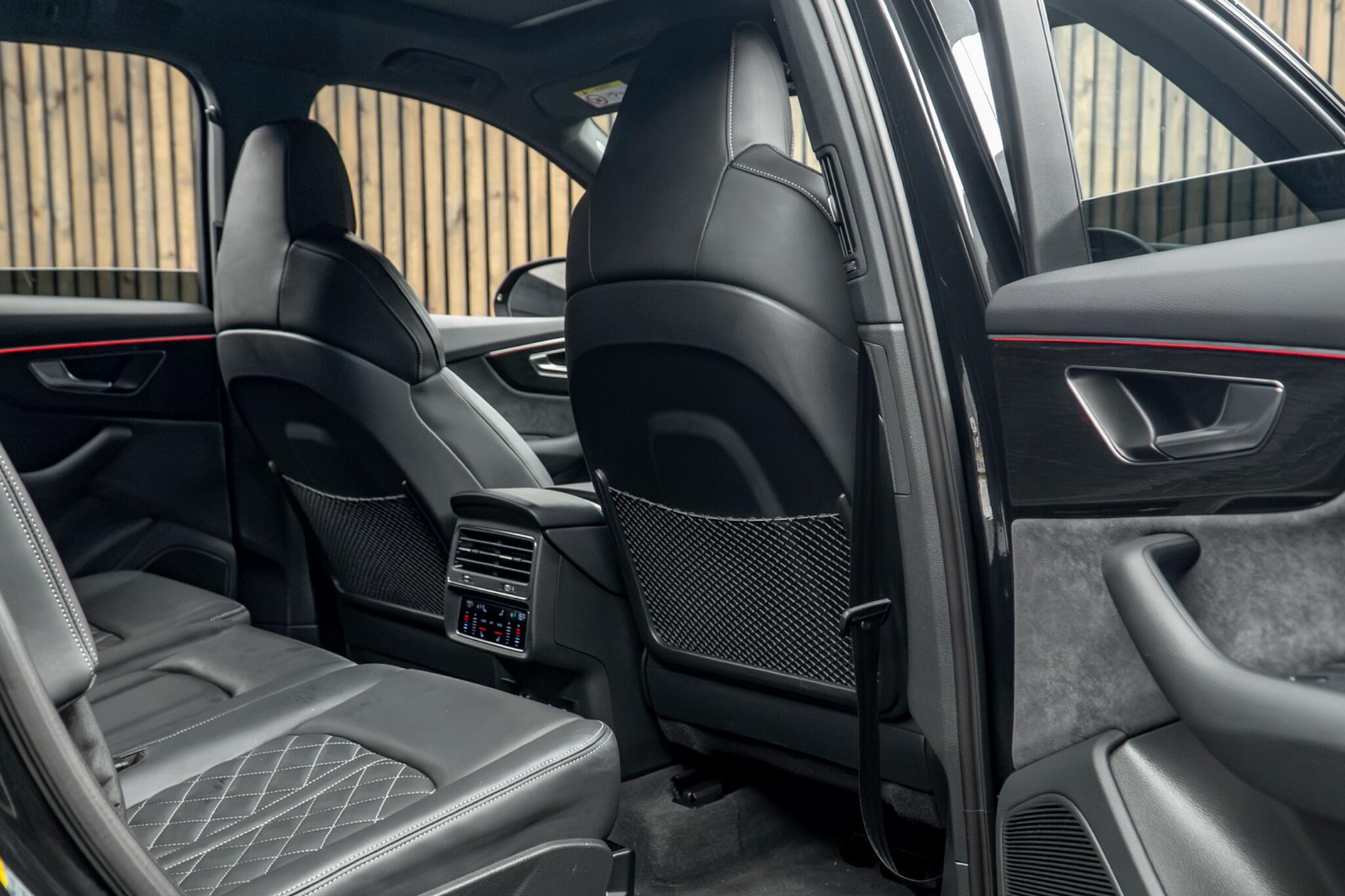 Audi SQ7 view 47