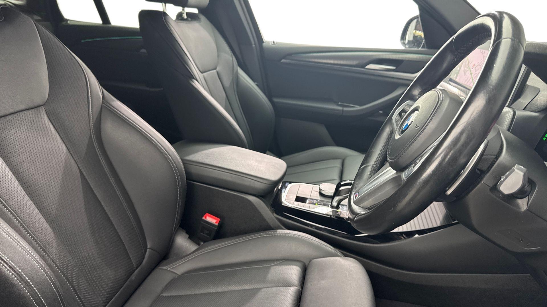 BMW X3 view 11