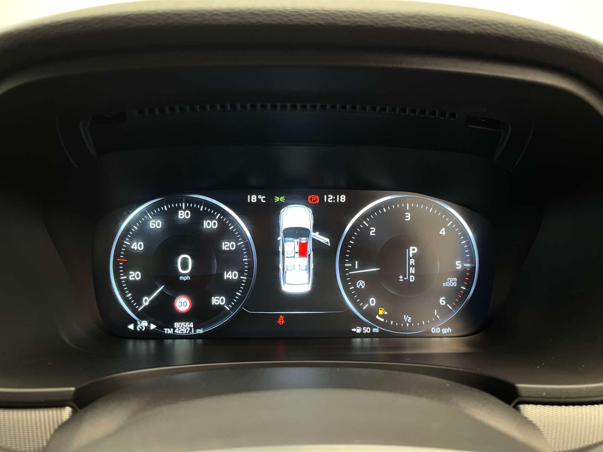Volvo S90 view 11