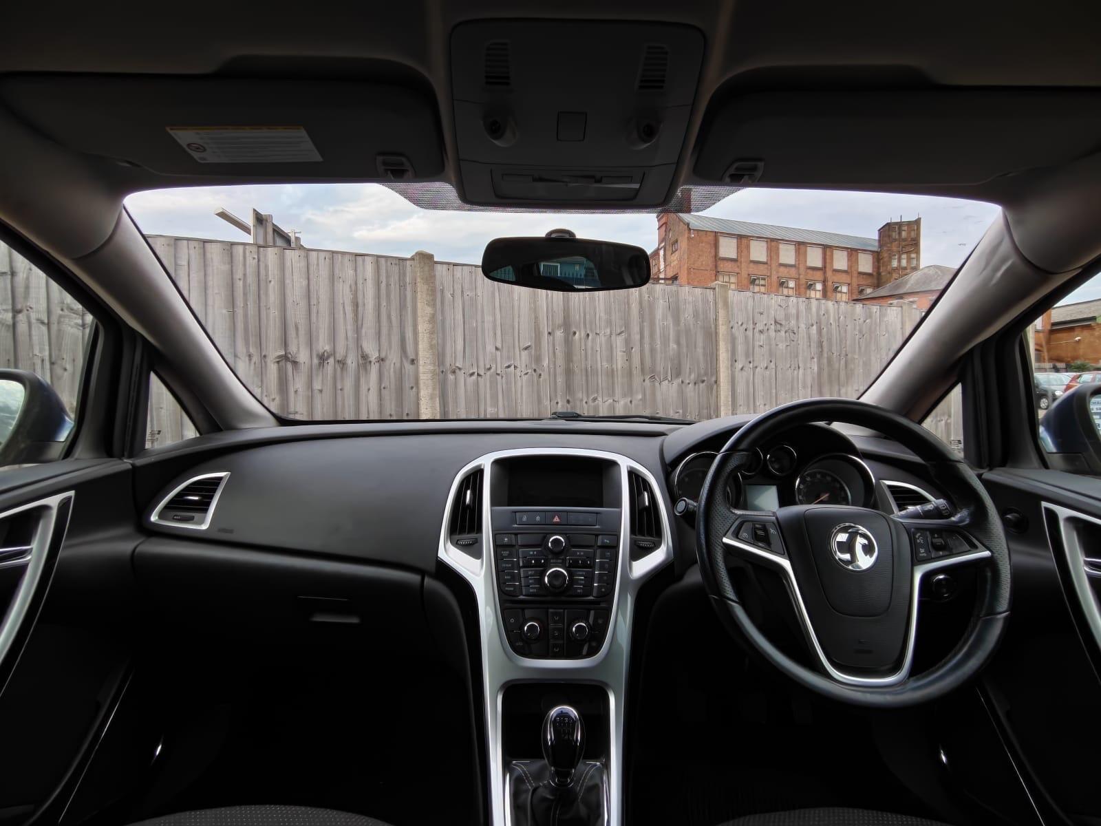 Vauxhall Astra view 16