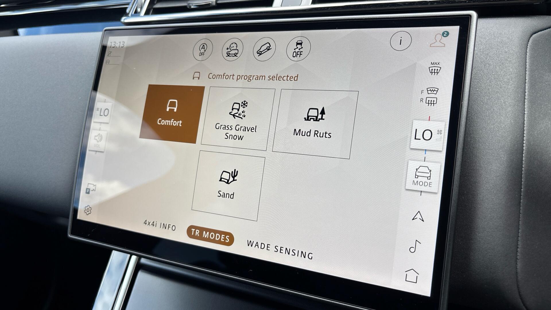 Land Rover Range Rover Velar view 57