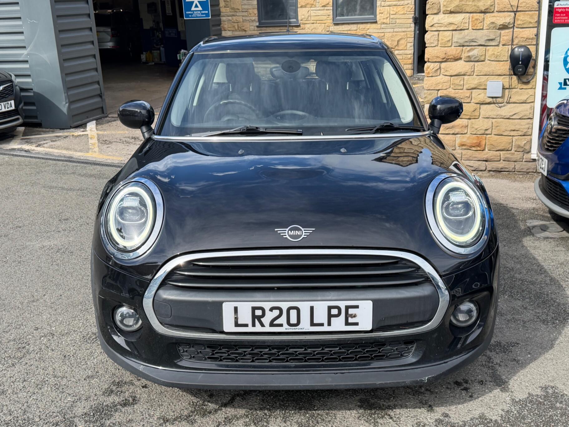 Mini Hatch view 3