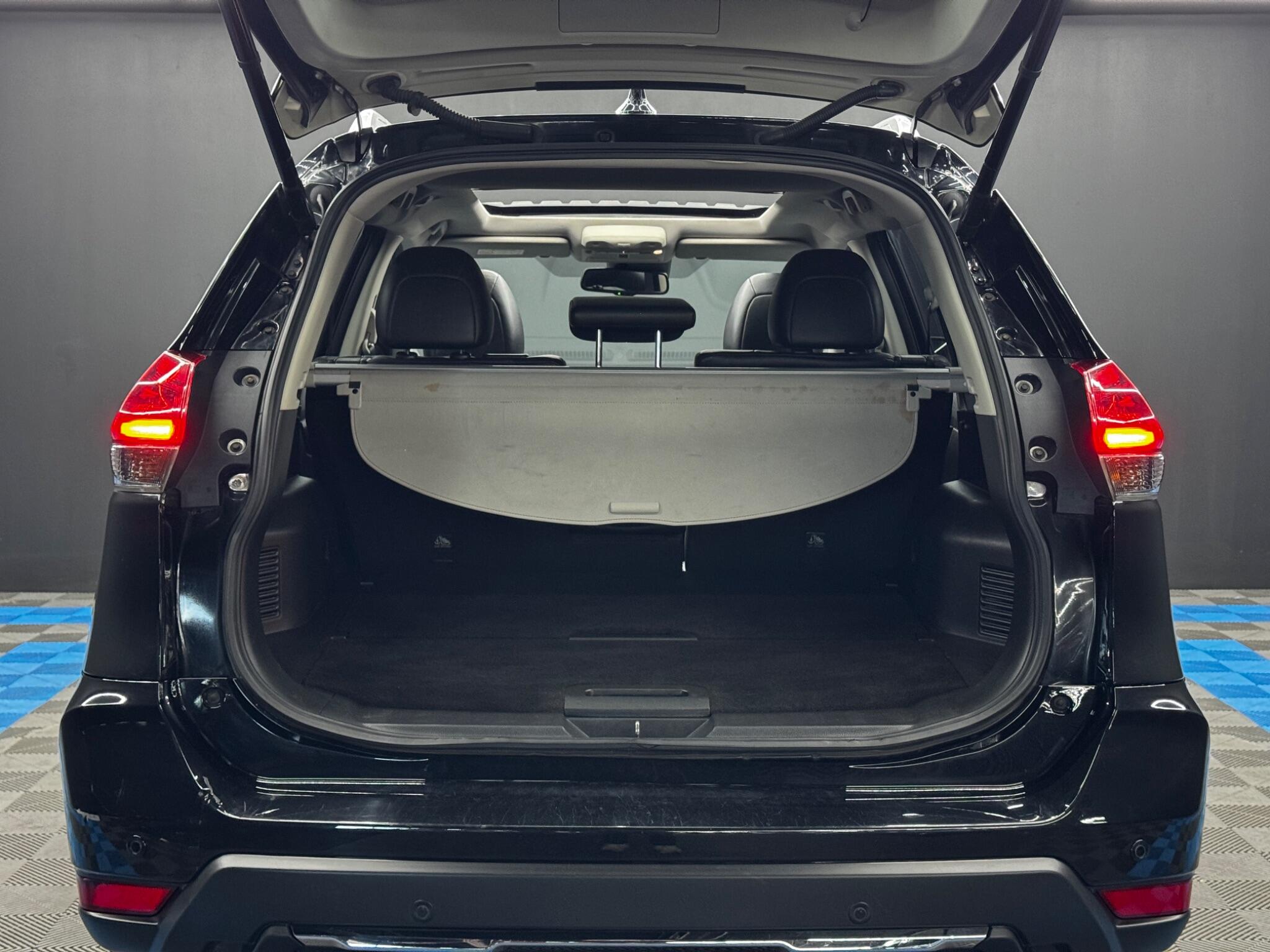 Nissan X-Trail view 35
