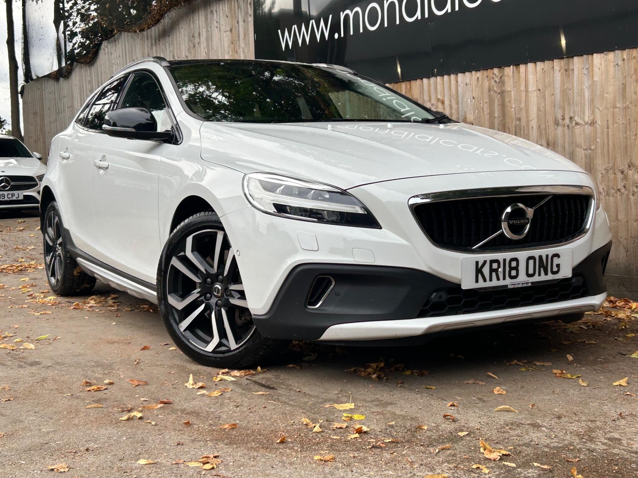 Volvo V40 Cross Country view 11