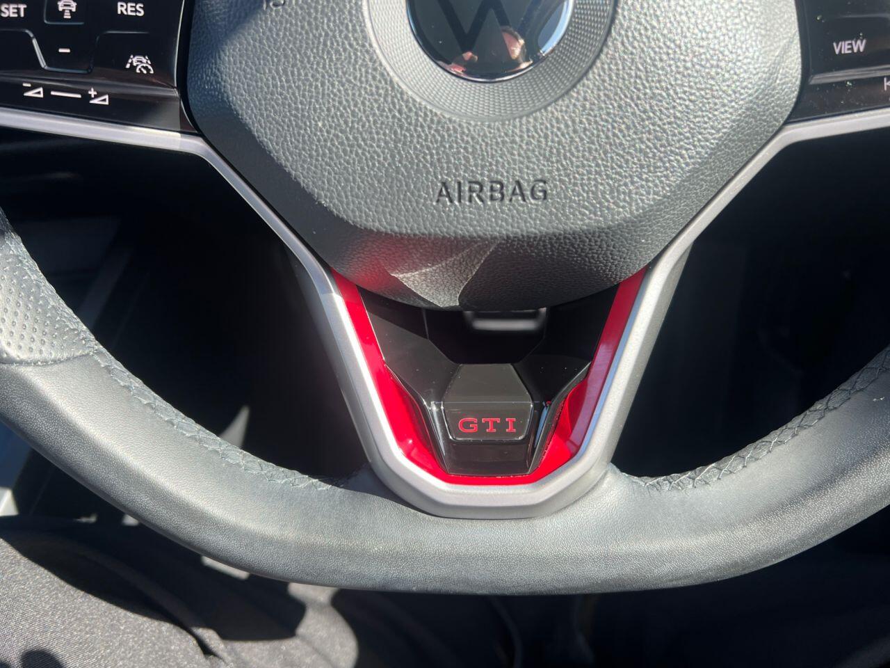 Volkswagen Golf view 27