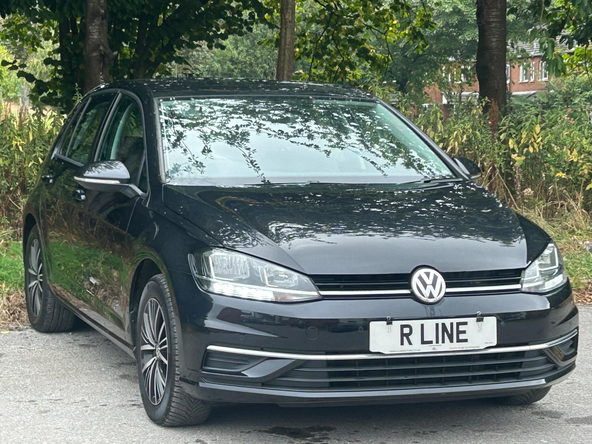 Volkswagen Golf view 3