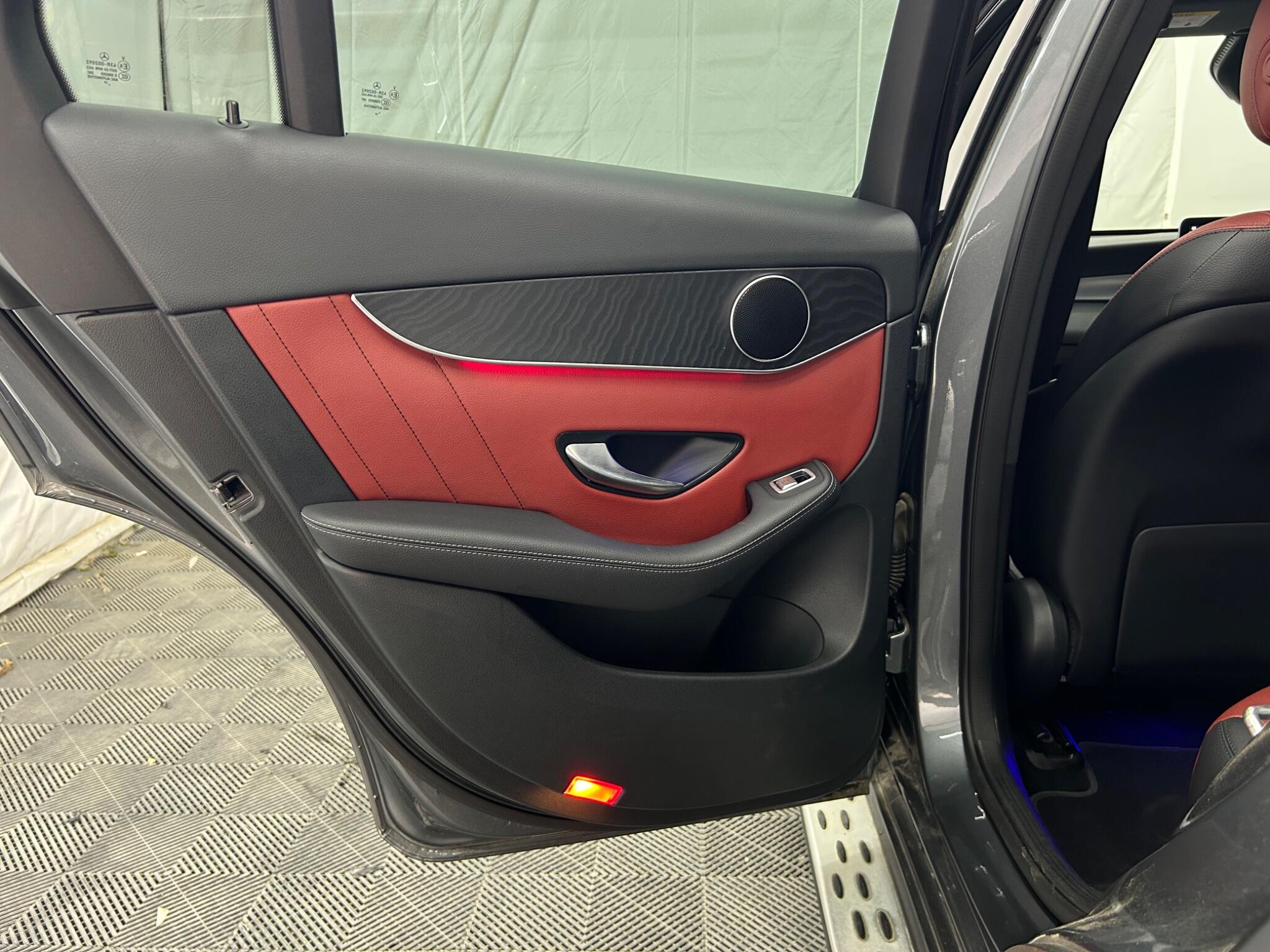 Mercedes-Benz GLC view 32