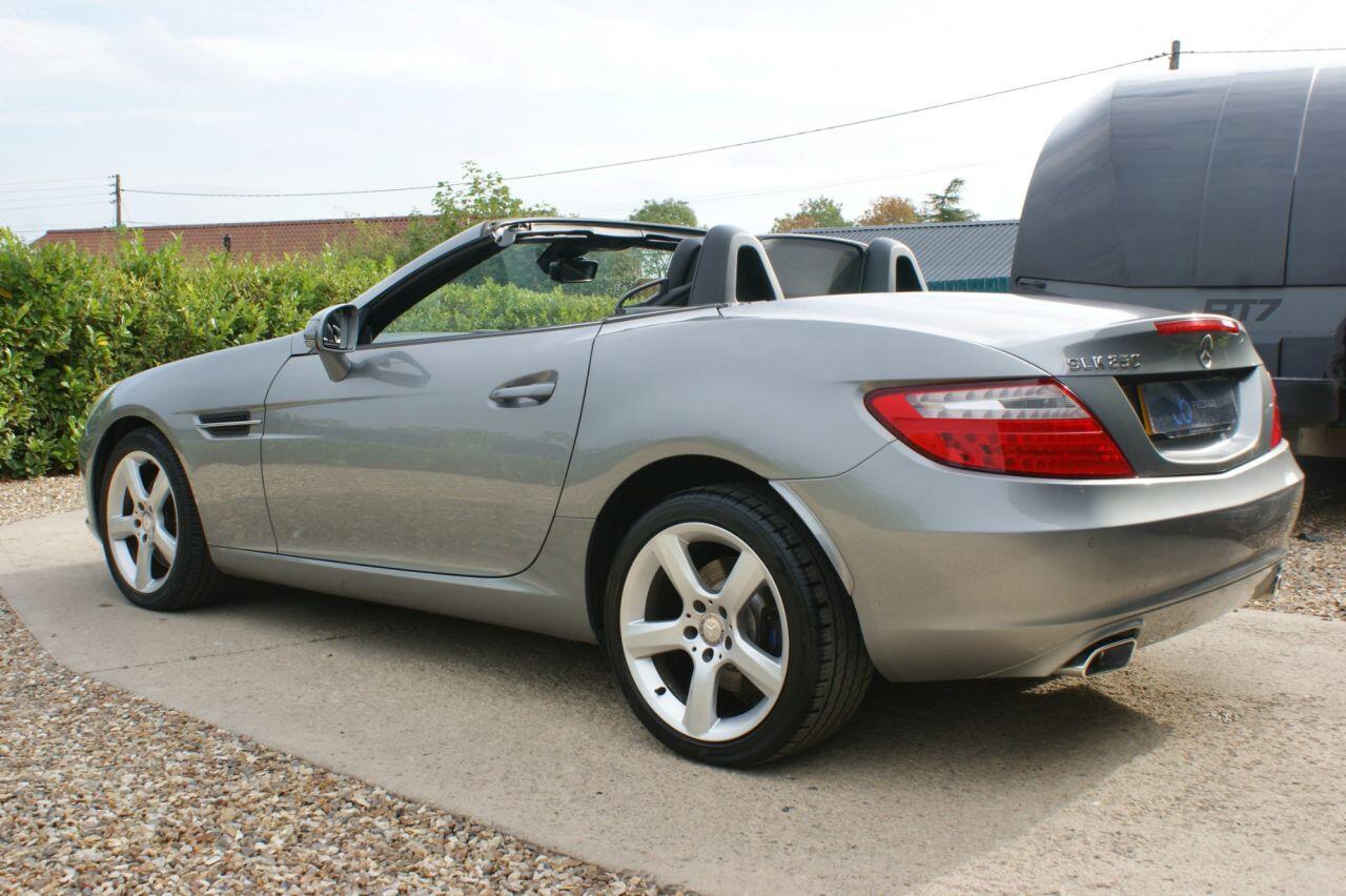 Mercedes-Benz SLK view 17