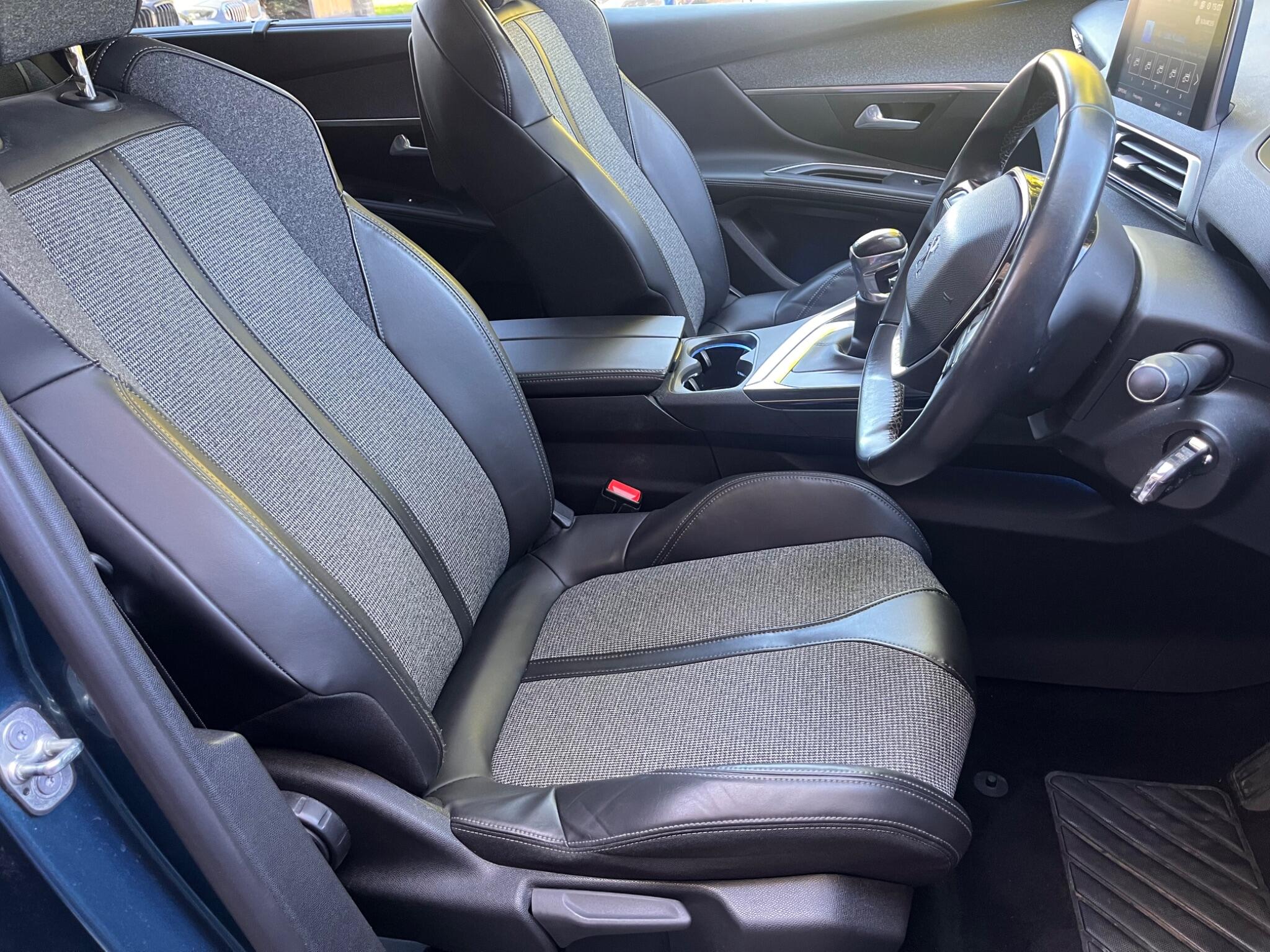 Peugeot 5008 view 24