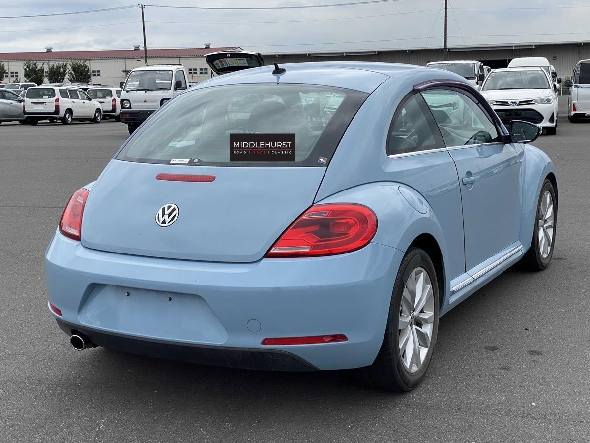 Volkswagen Beetle view 9