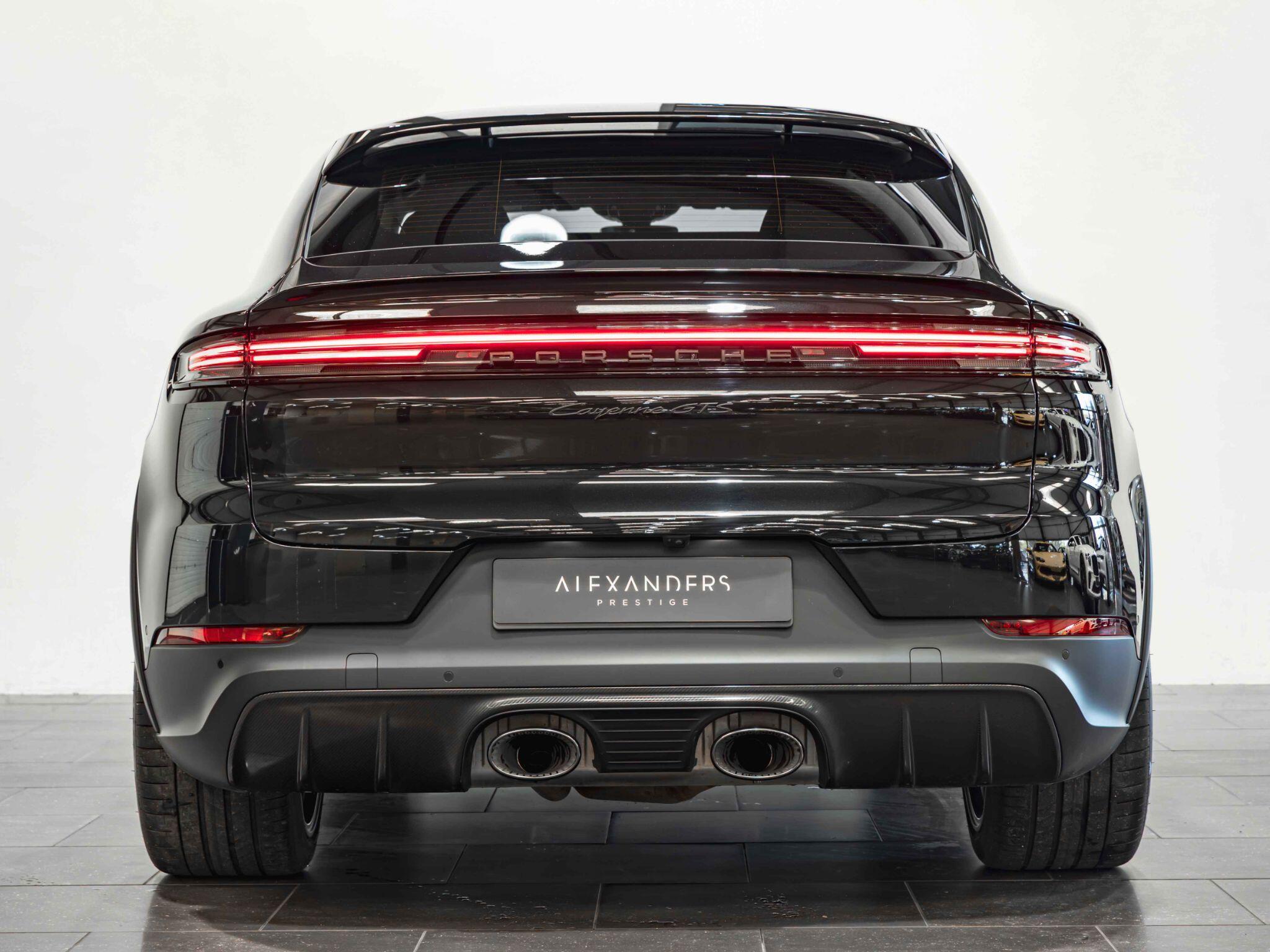 Porsche Cayenne view 11