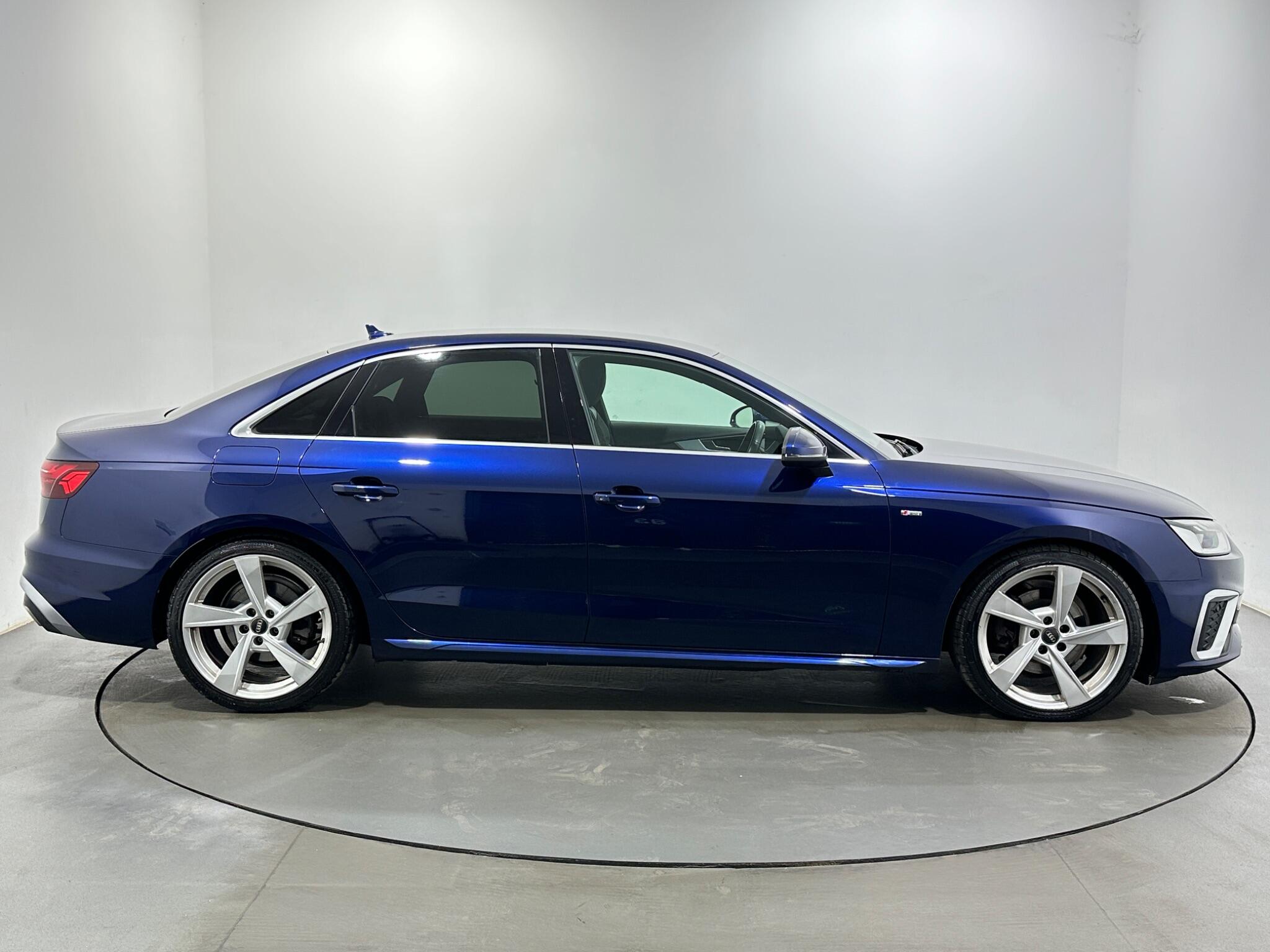 Audi A4 view 9