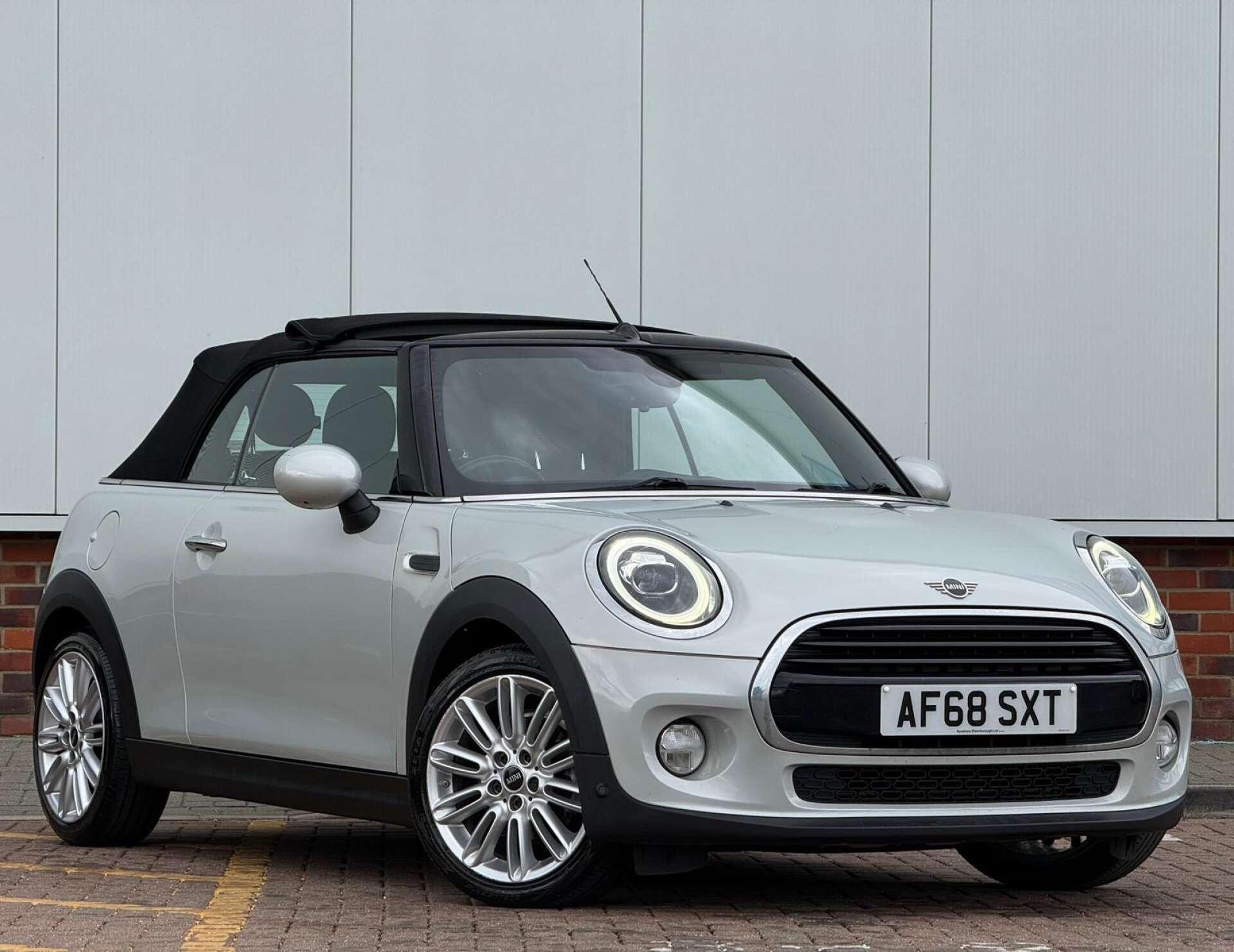 Mini Convertible view 7