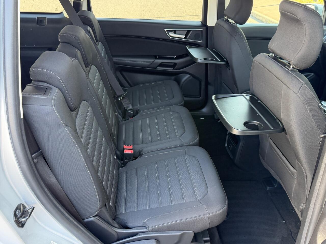 Ford Galaxy view 13