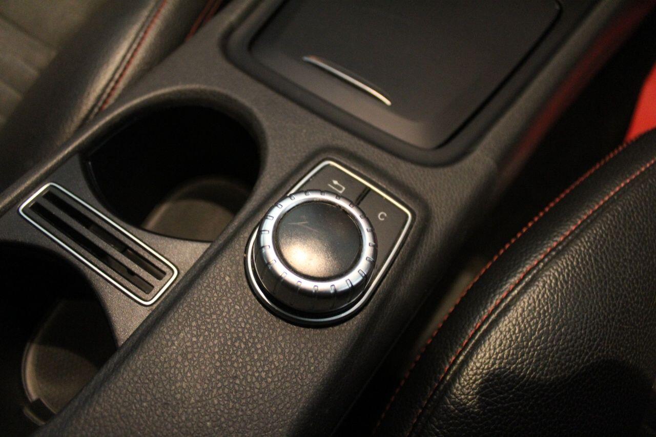 Mercedes-Benz CLA view 40