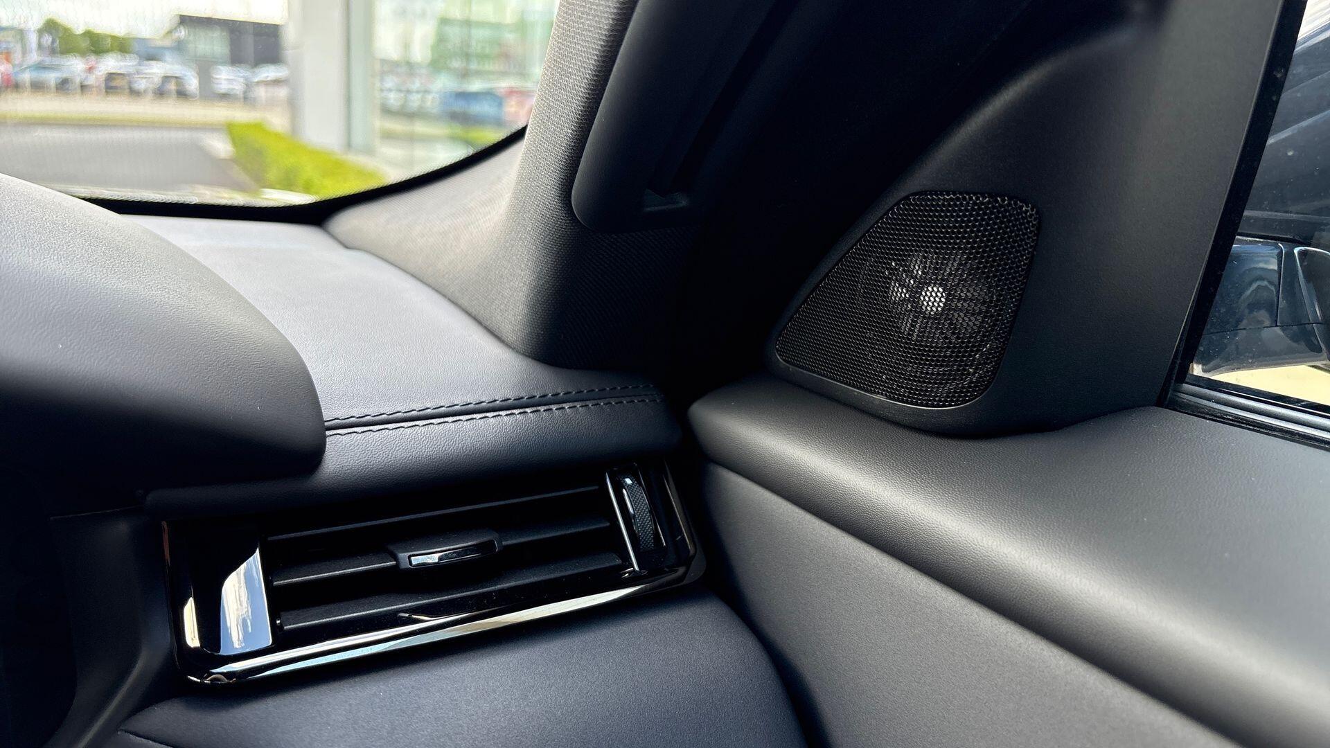 Land Rover Range Rover Velar view 38