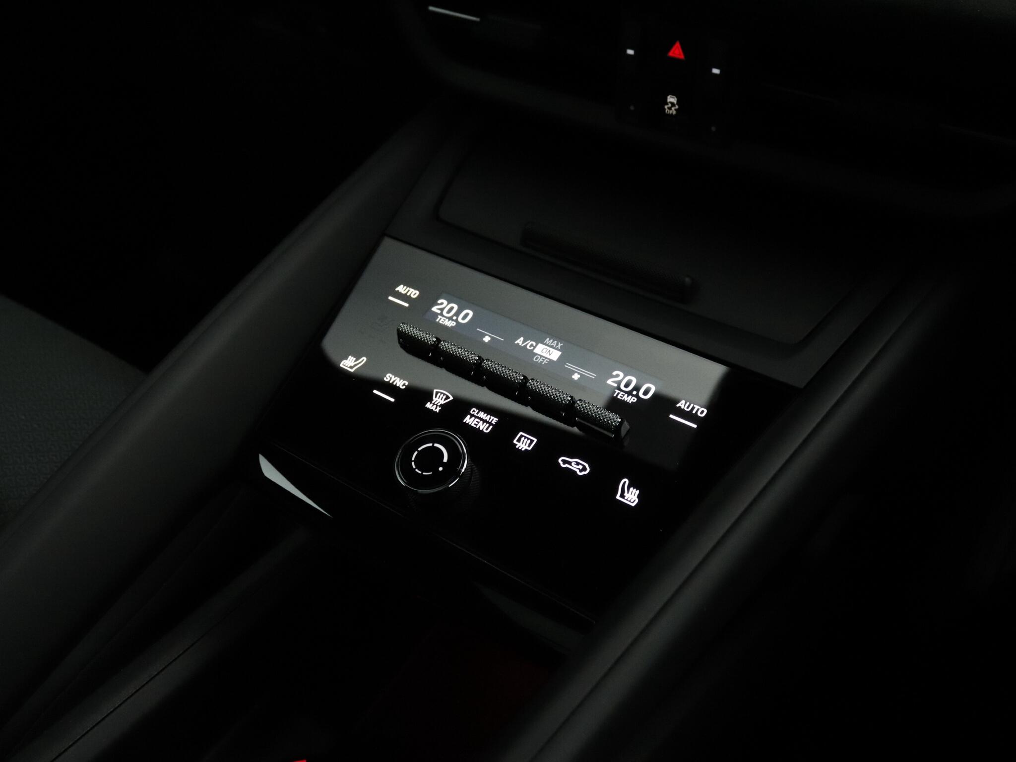 Porsche Macan view 12