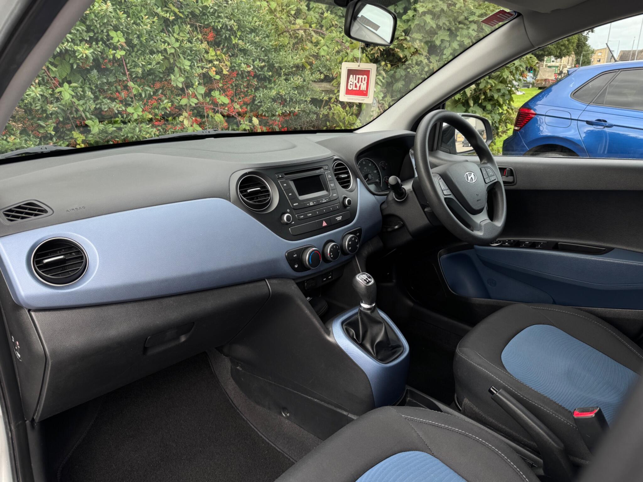 Hyundai I10 view 16