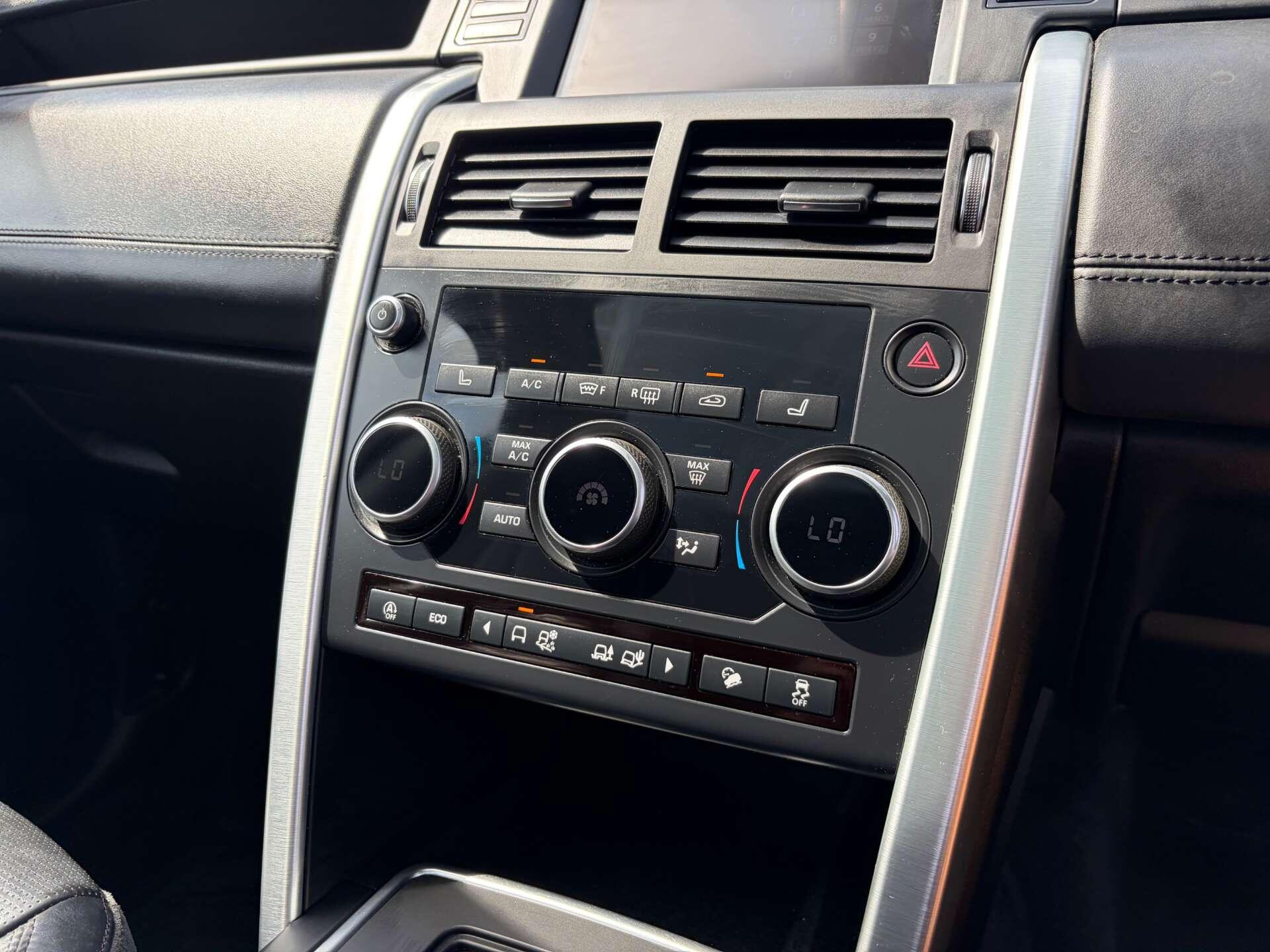 Land Rover Discovery Sport view 44