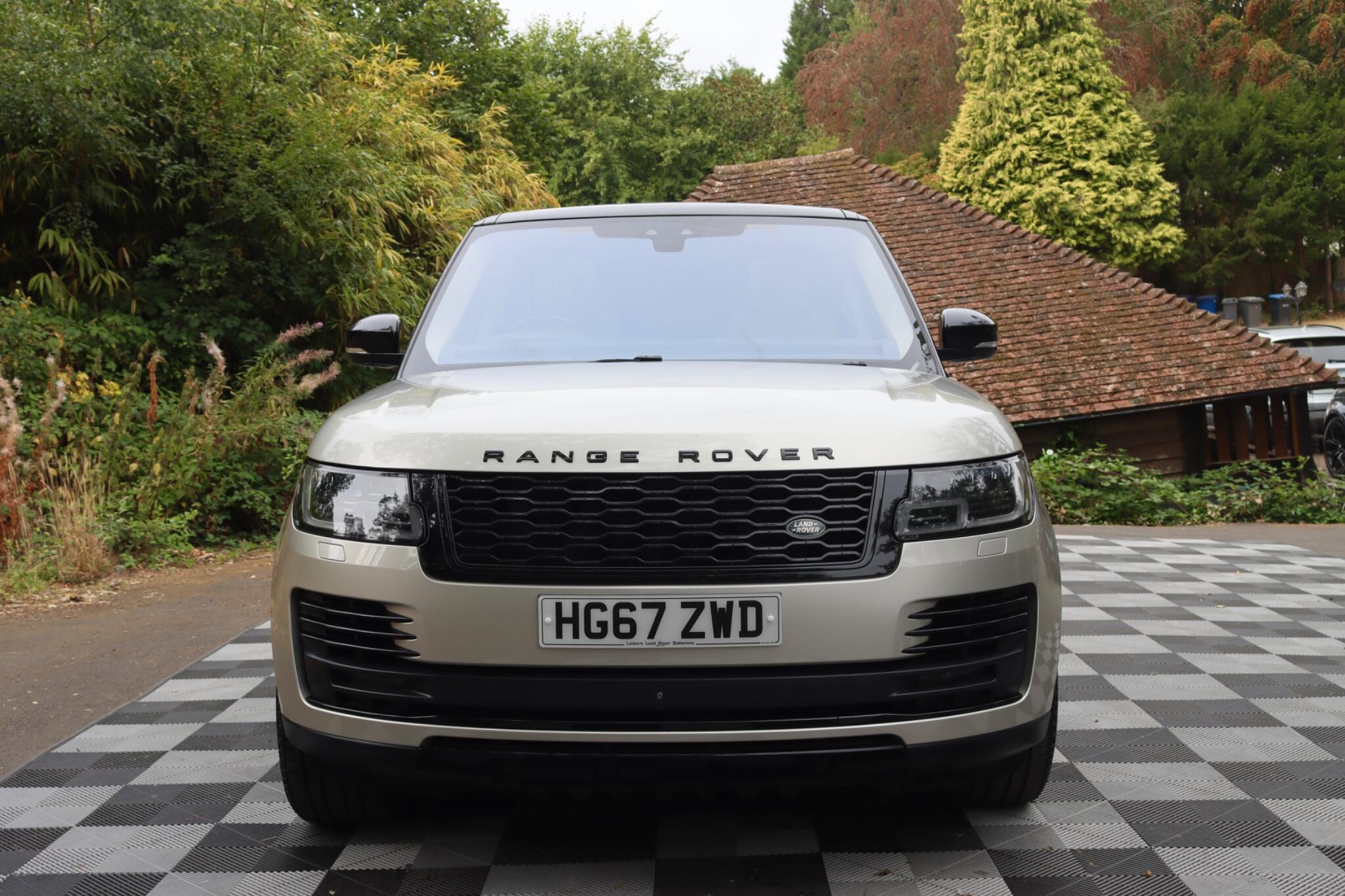 Land Rover Range Rover view 18