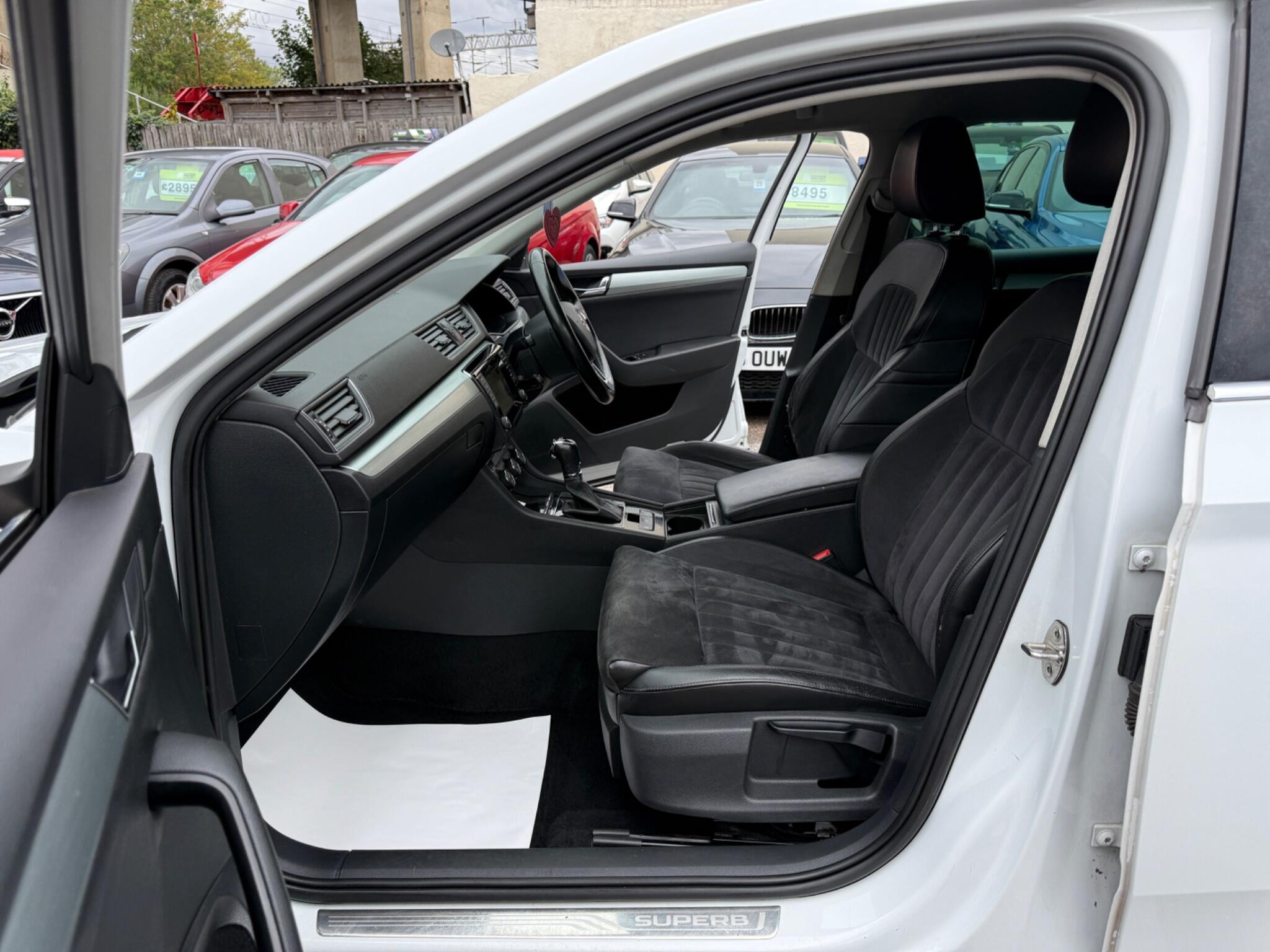 Skoda Superb - Image 42