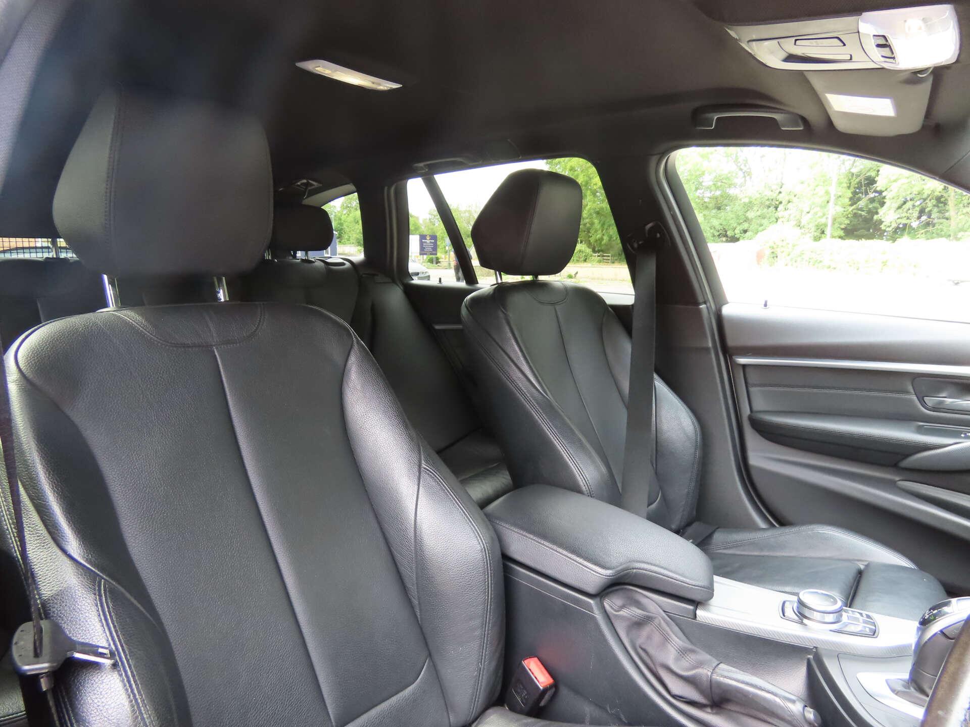 BMW 3 Series view 8