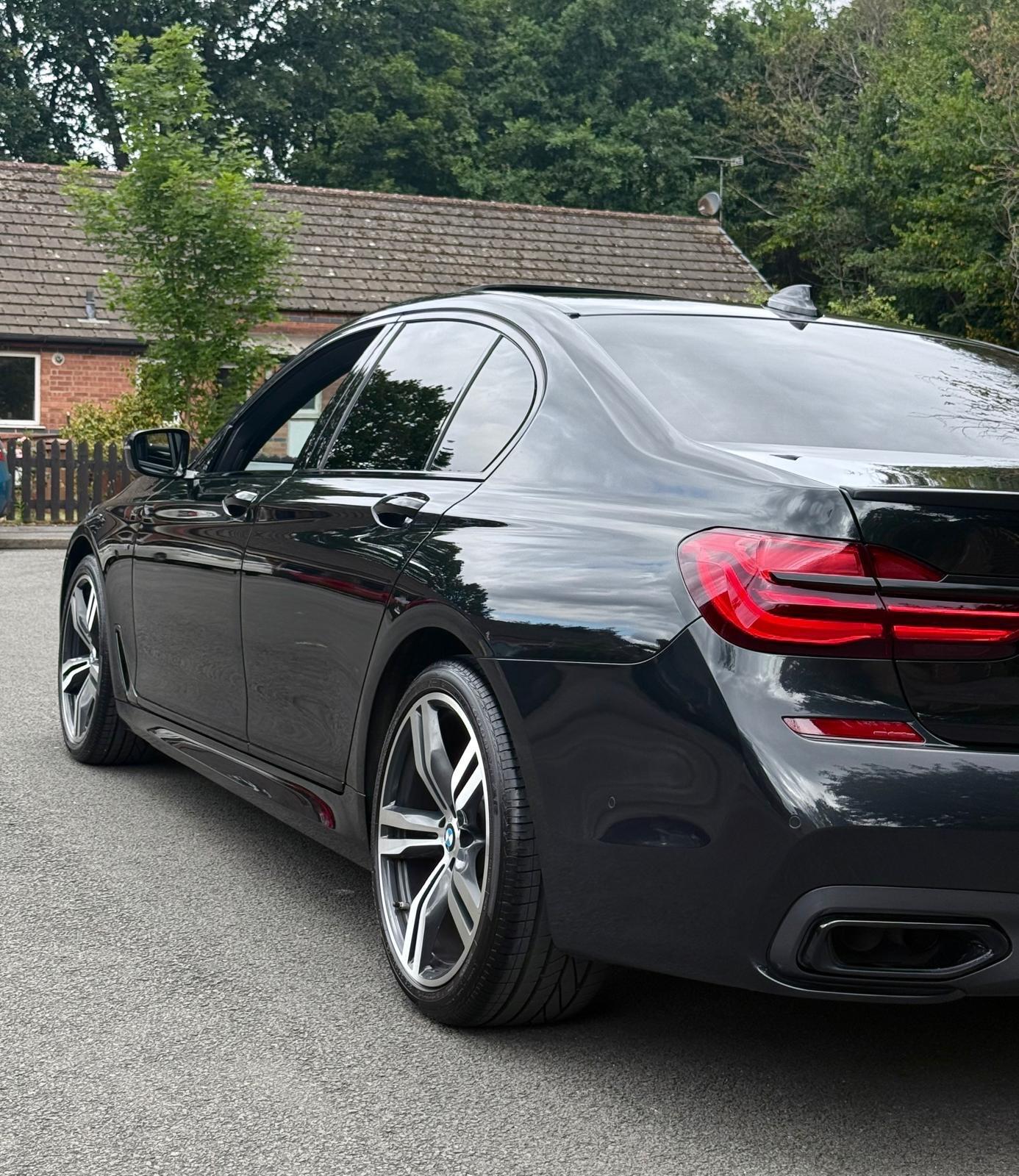BMW 7 Series view 91
