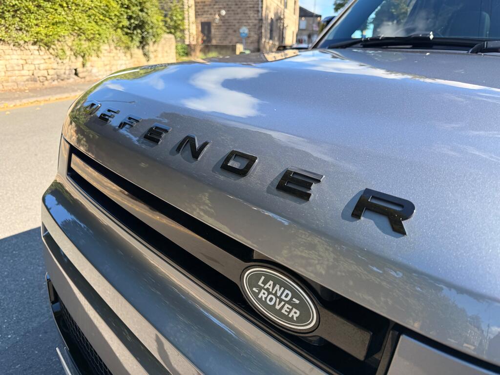 Land Rover Defender view 20