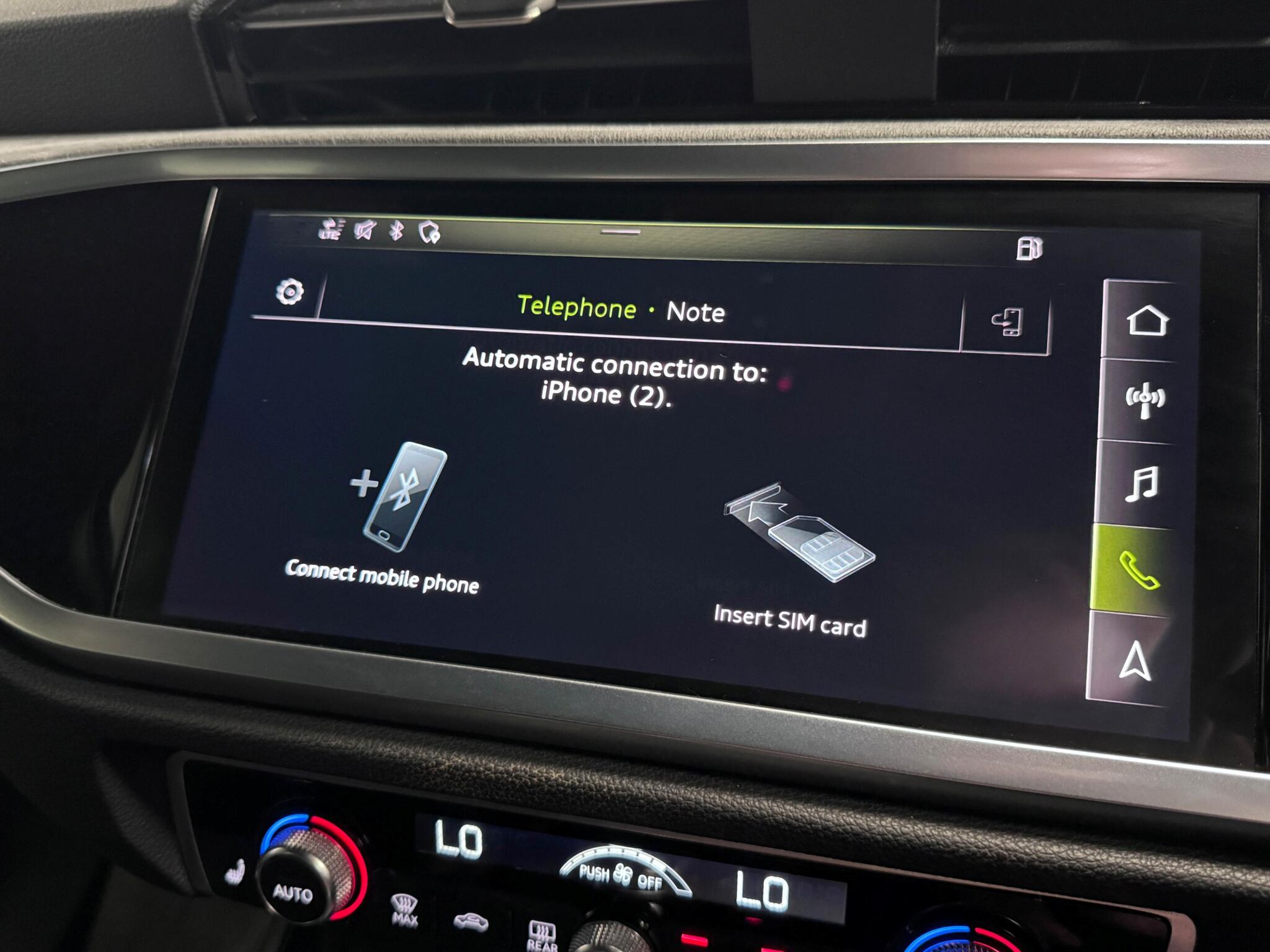 Audi Q3 view 42
