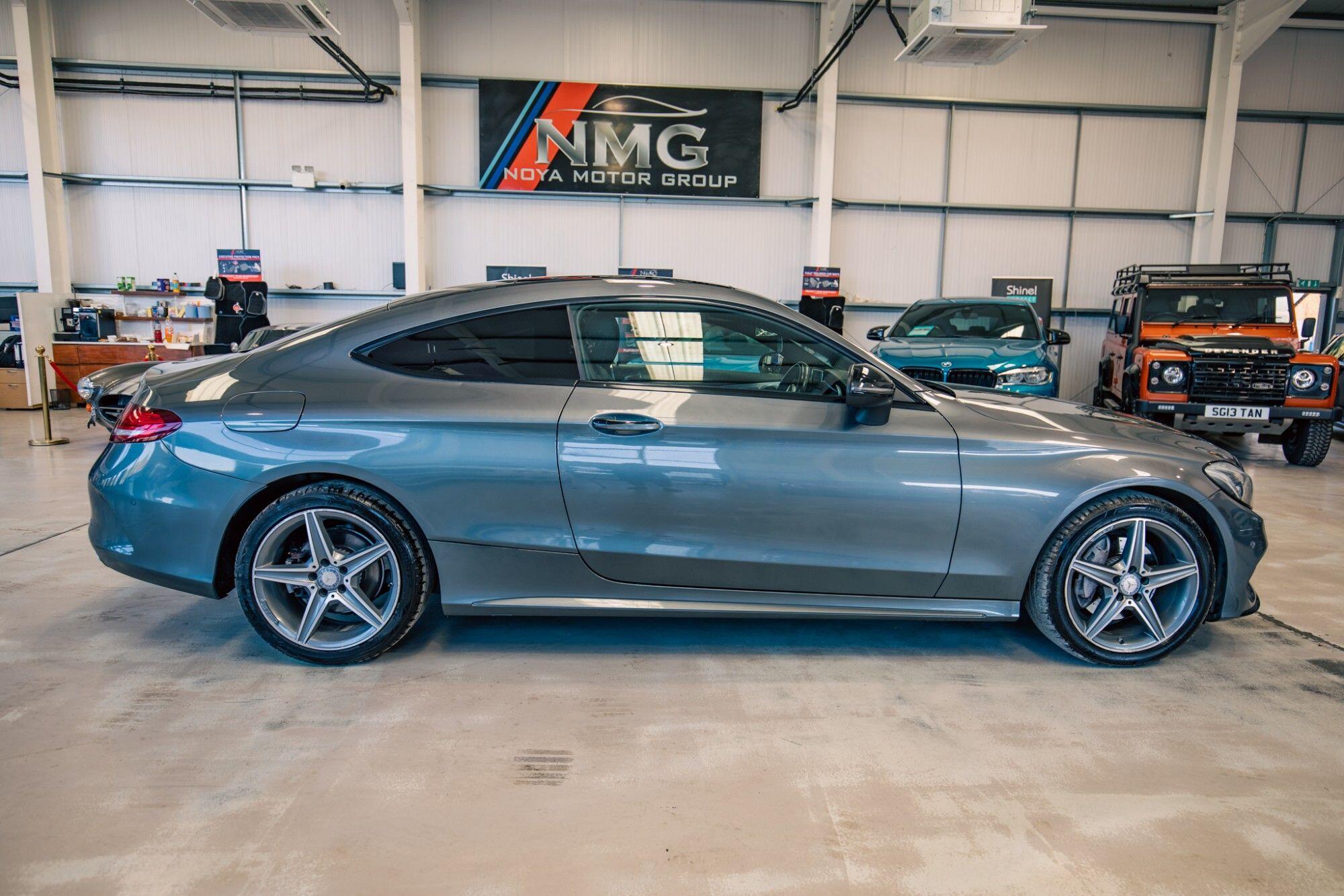 Mercedes-Benz C-Class view 19