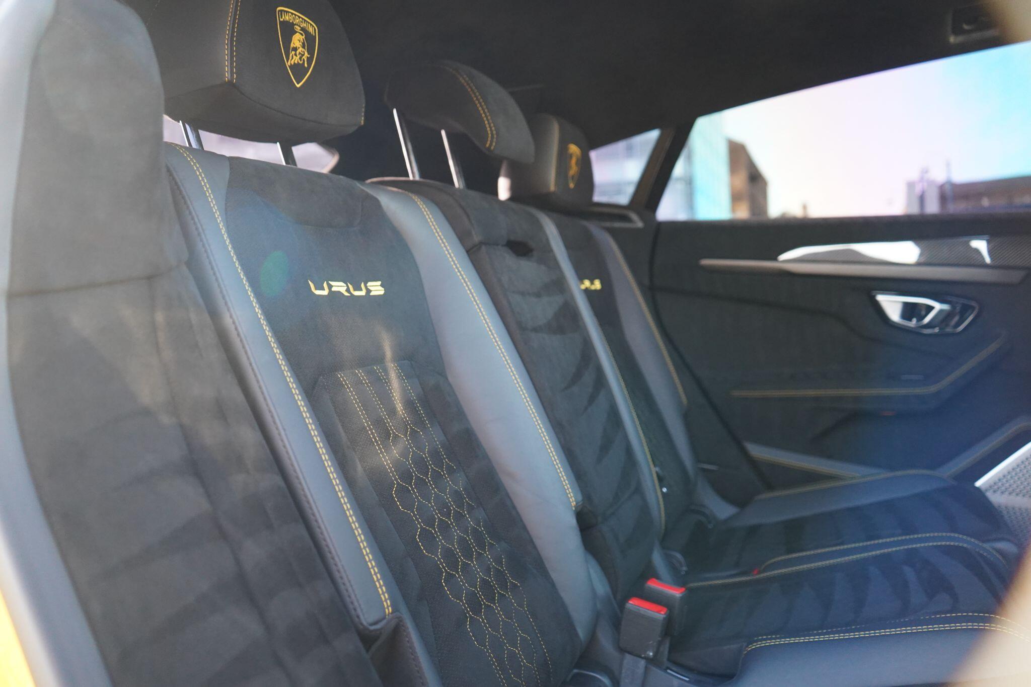 Lamborghini Urus view 30