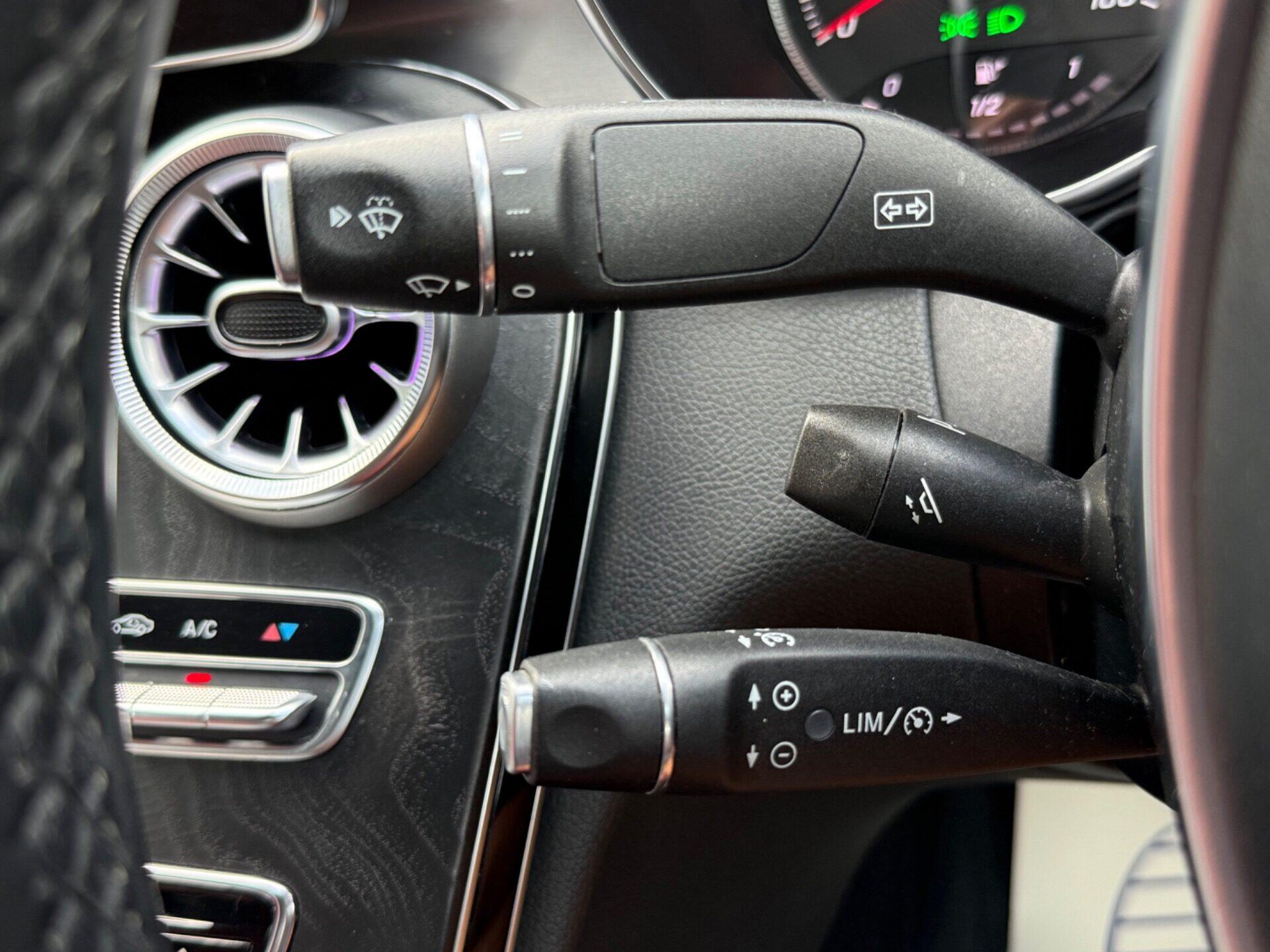 Mercedes-Benz C-Class view 48