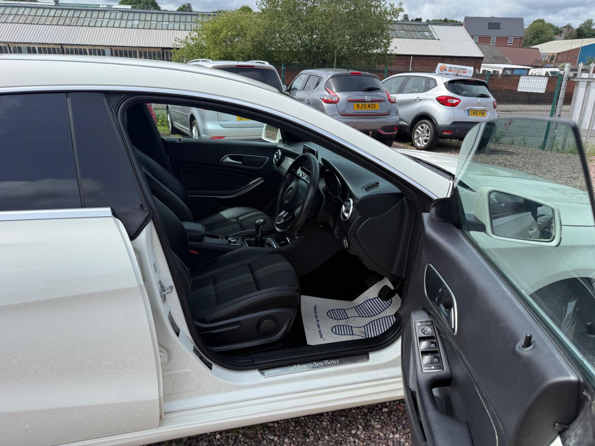 Mercedes-Benz Cla view 21