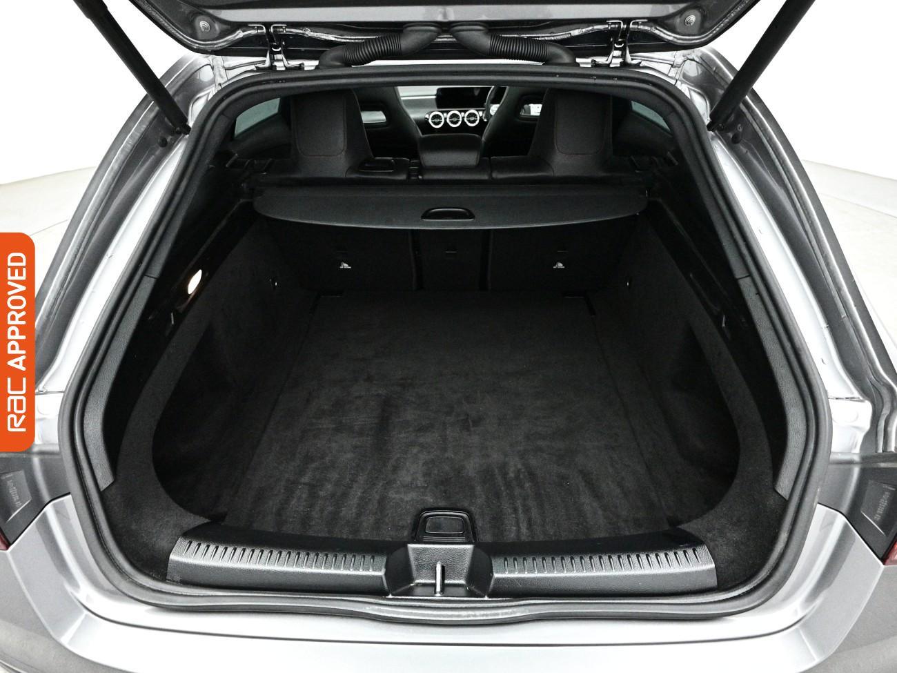 Mercedes-Benz Cla view 28