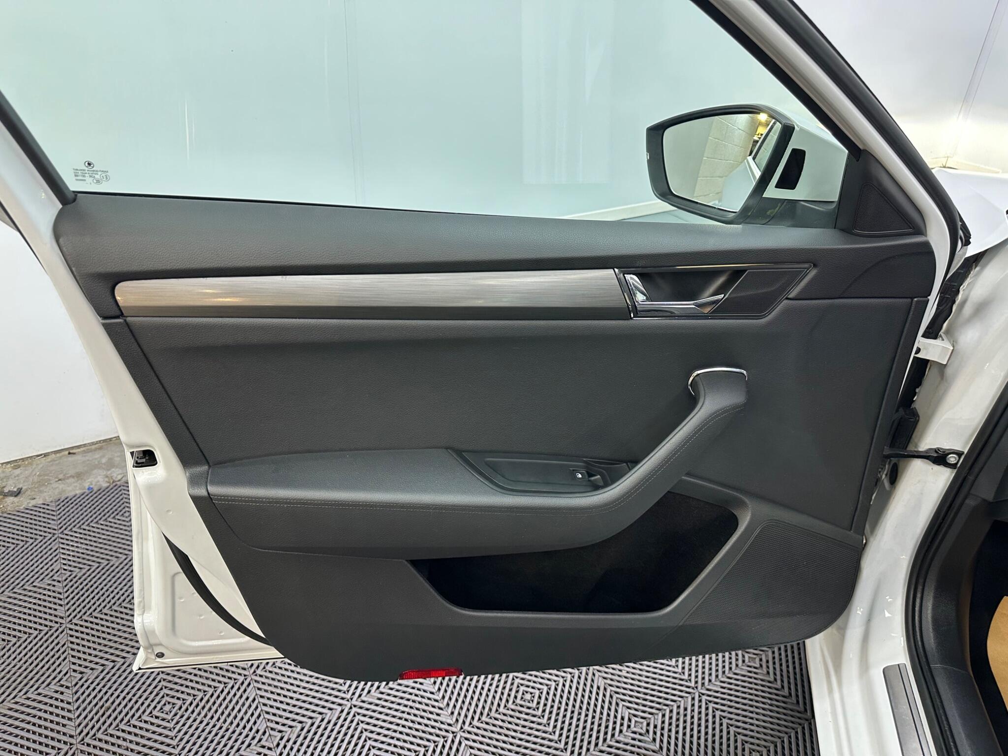 Skoda Superb view 50