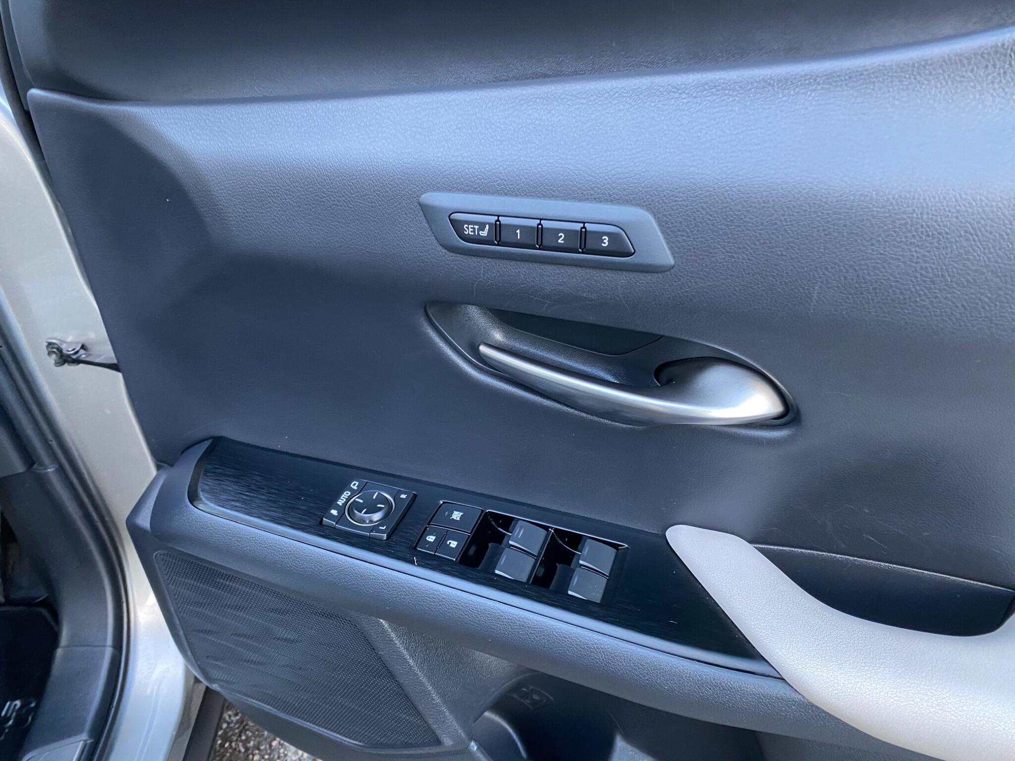 Lexus Ux view 30