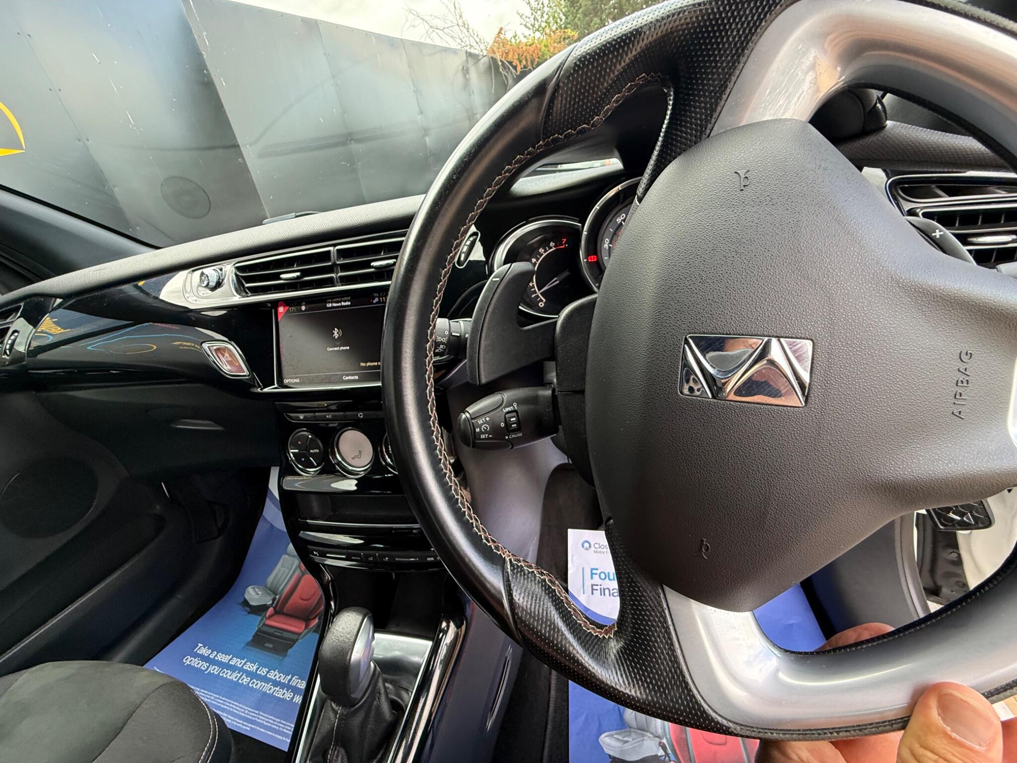 DS Automobiles DS 3 view 27