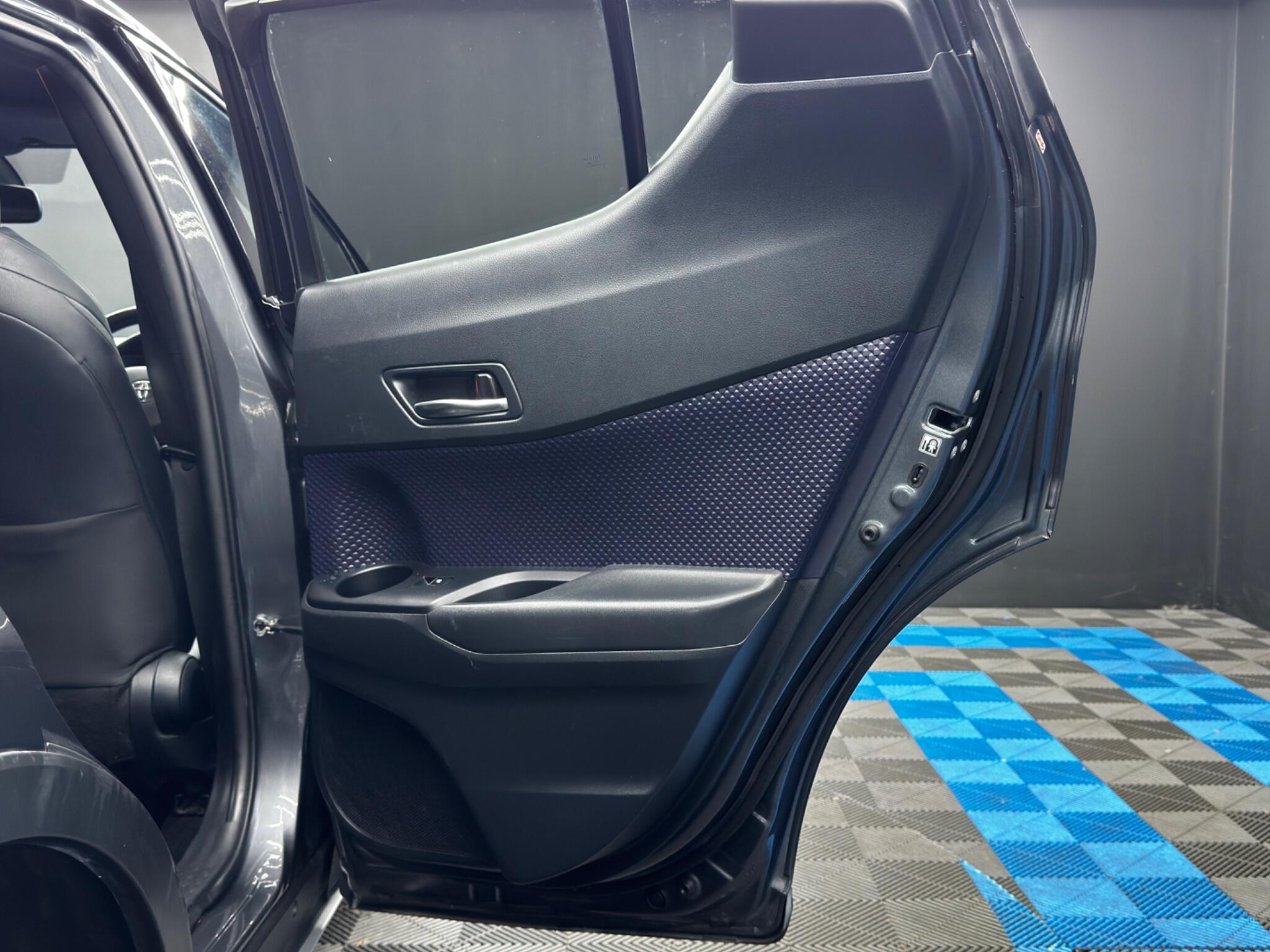 Toyota C-HR view 41