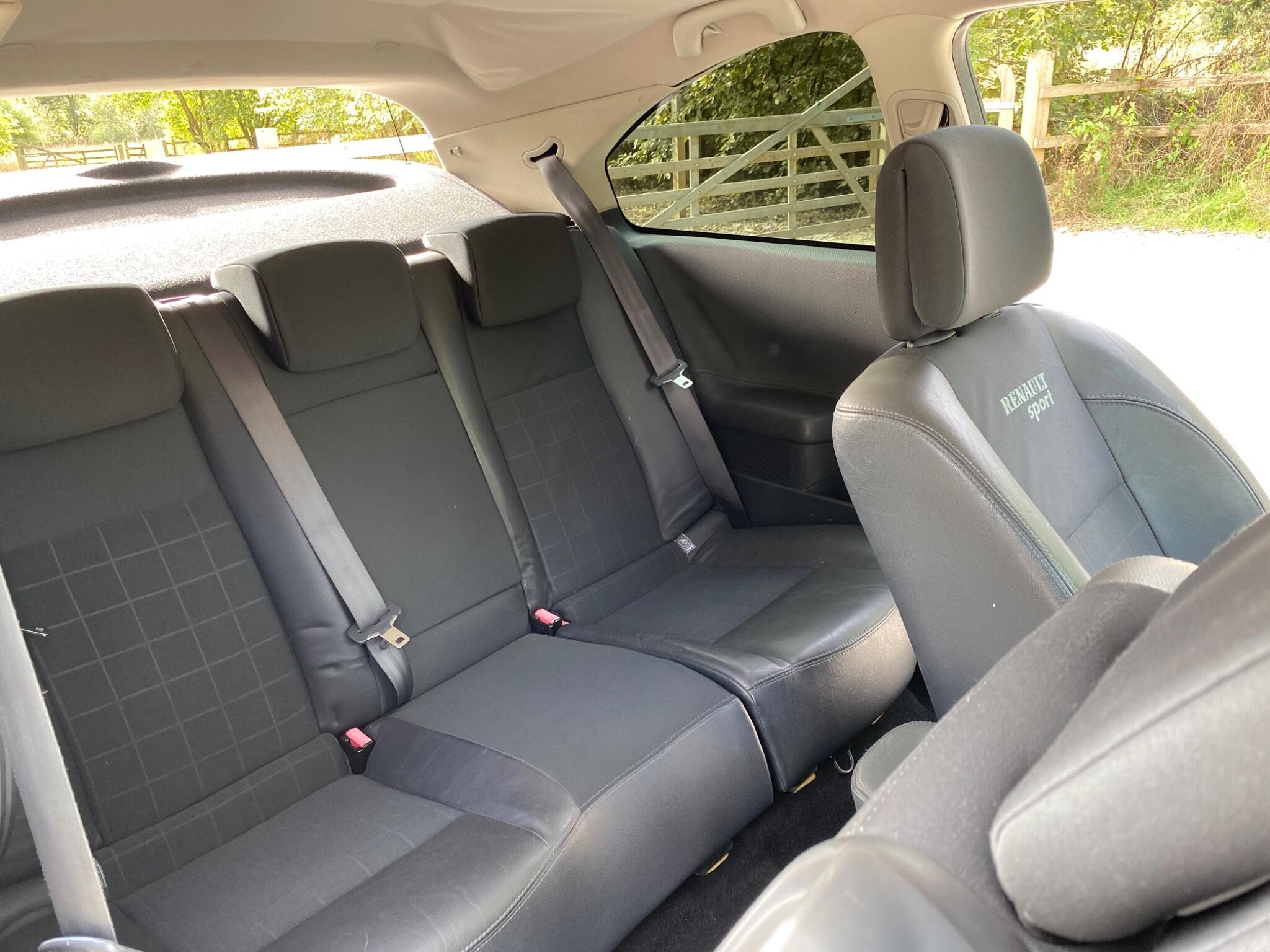 Renault Megane view 12